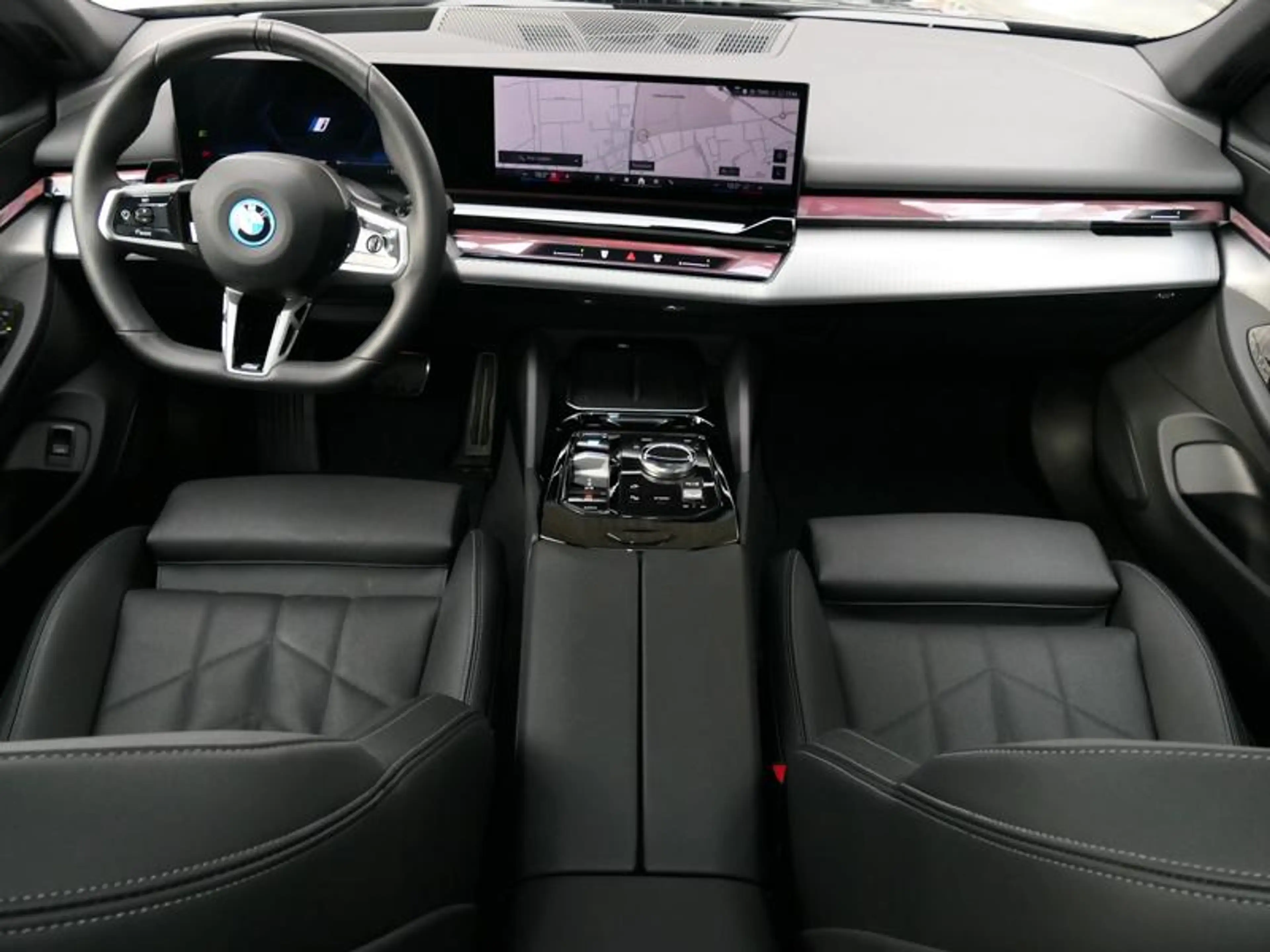 BMW i5 eDrive40 Touring M Sport PRO | PANO — photo 6