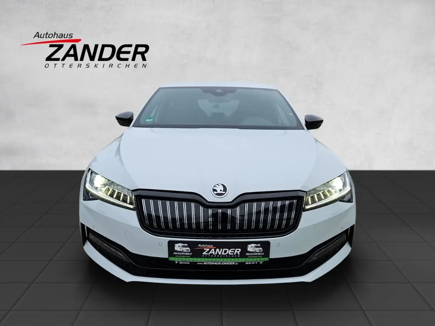 Skoda Superb Sportline iV AHK NAVI Standheizung Bianco - 2
