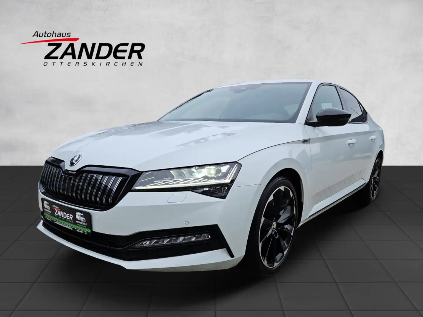 Skoda Superb Sportline iV AHK NAVI Standheizung Bianco - 1