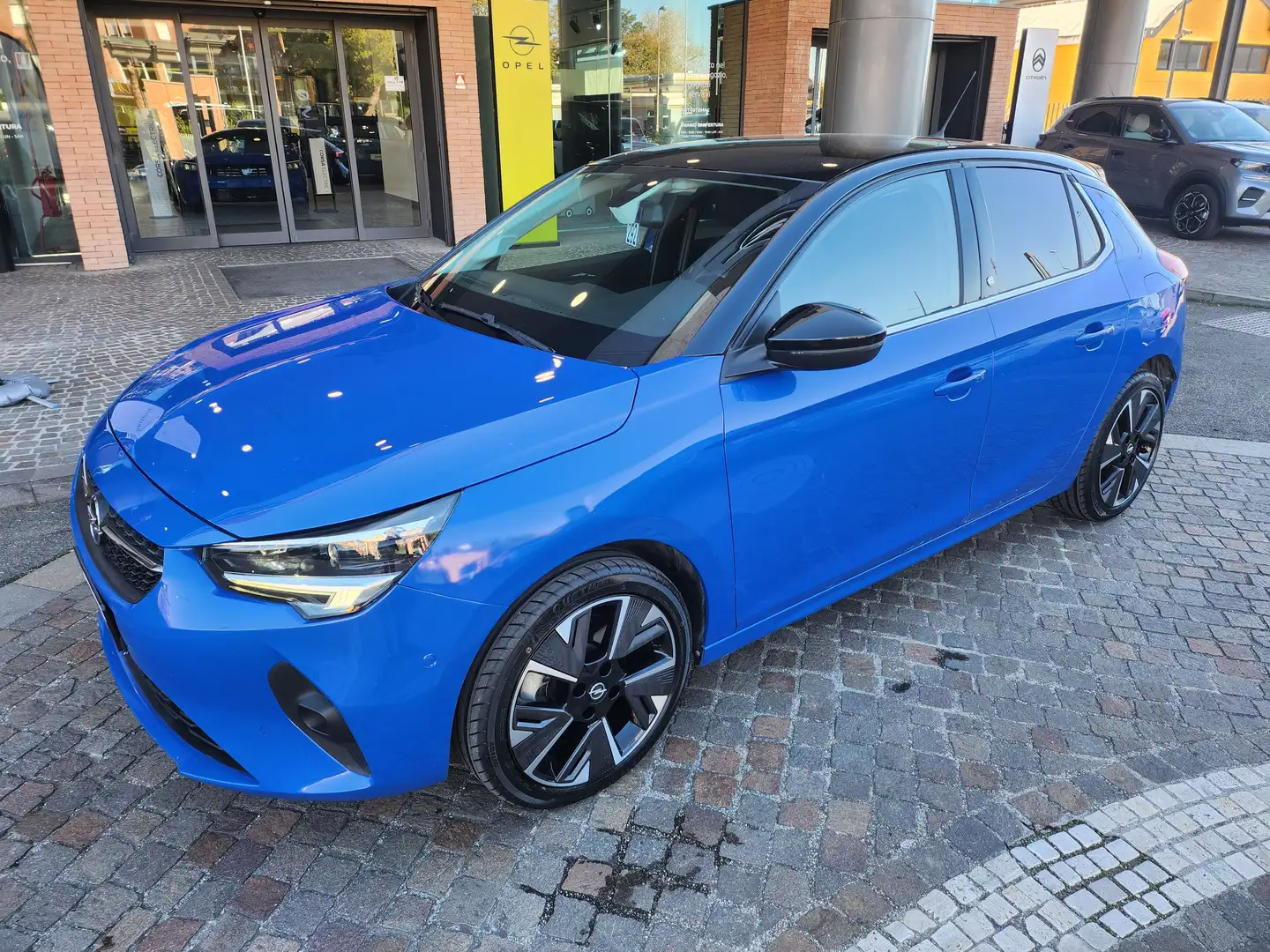 Opel Corsa Corsa e- Elegance 136CV Blauw - 2