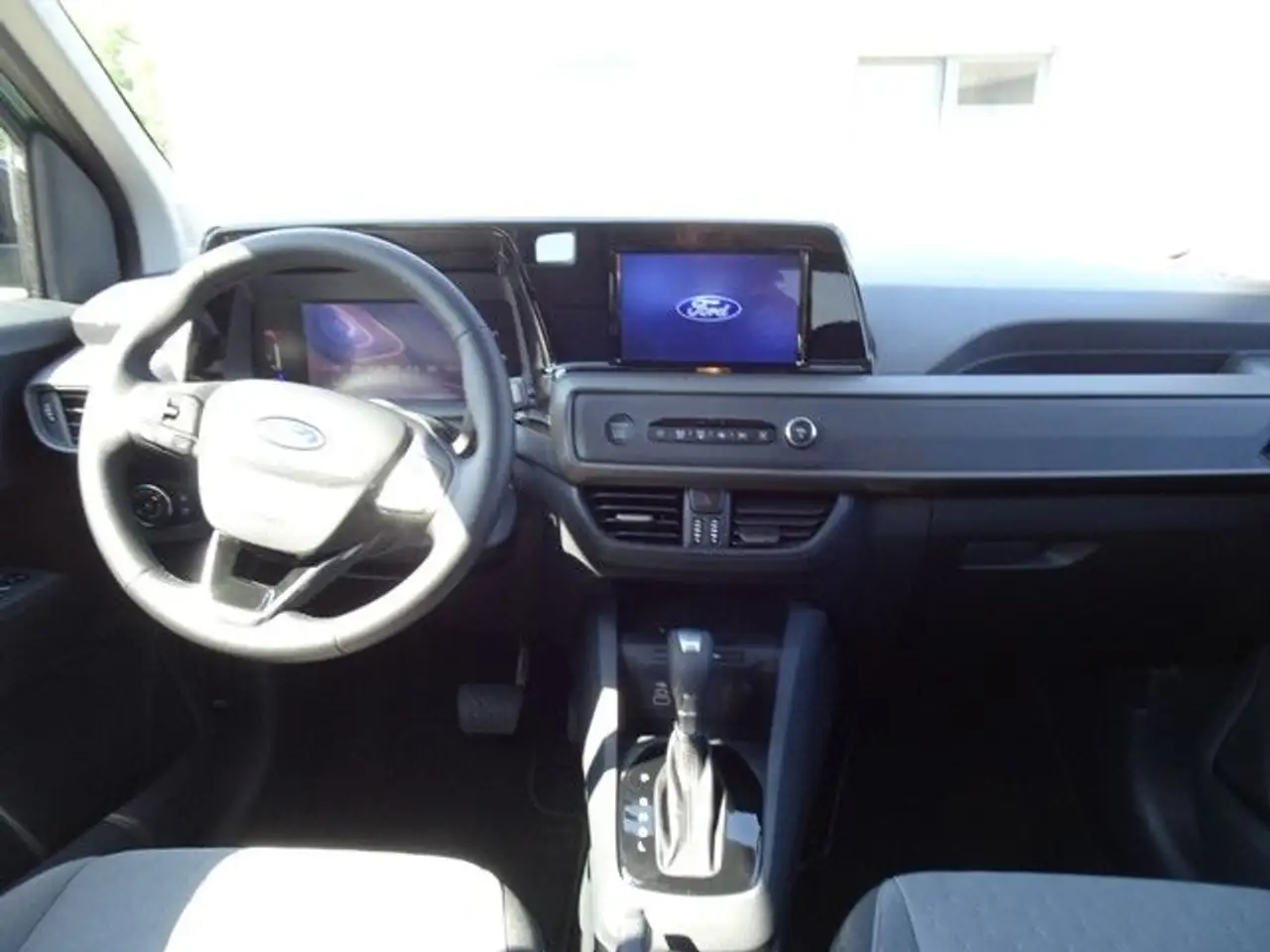 Ford Tourneo Courier 2026 — фото 11