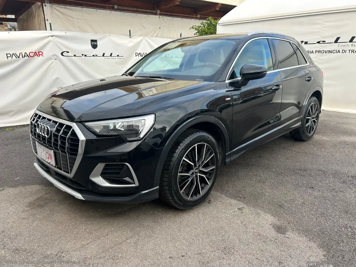Audi Q3 35 TDI quattro S tronic S line edit. Schwarz - 2