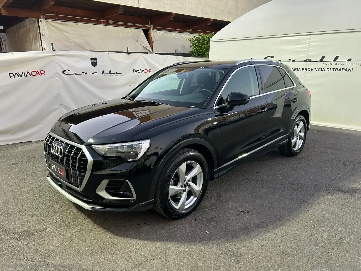 Audi Q3 35 TDI quattro S tronic S line edit. Schwarz - 1