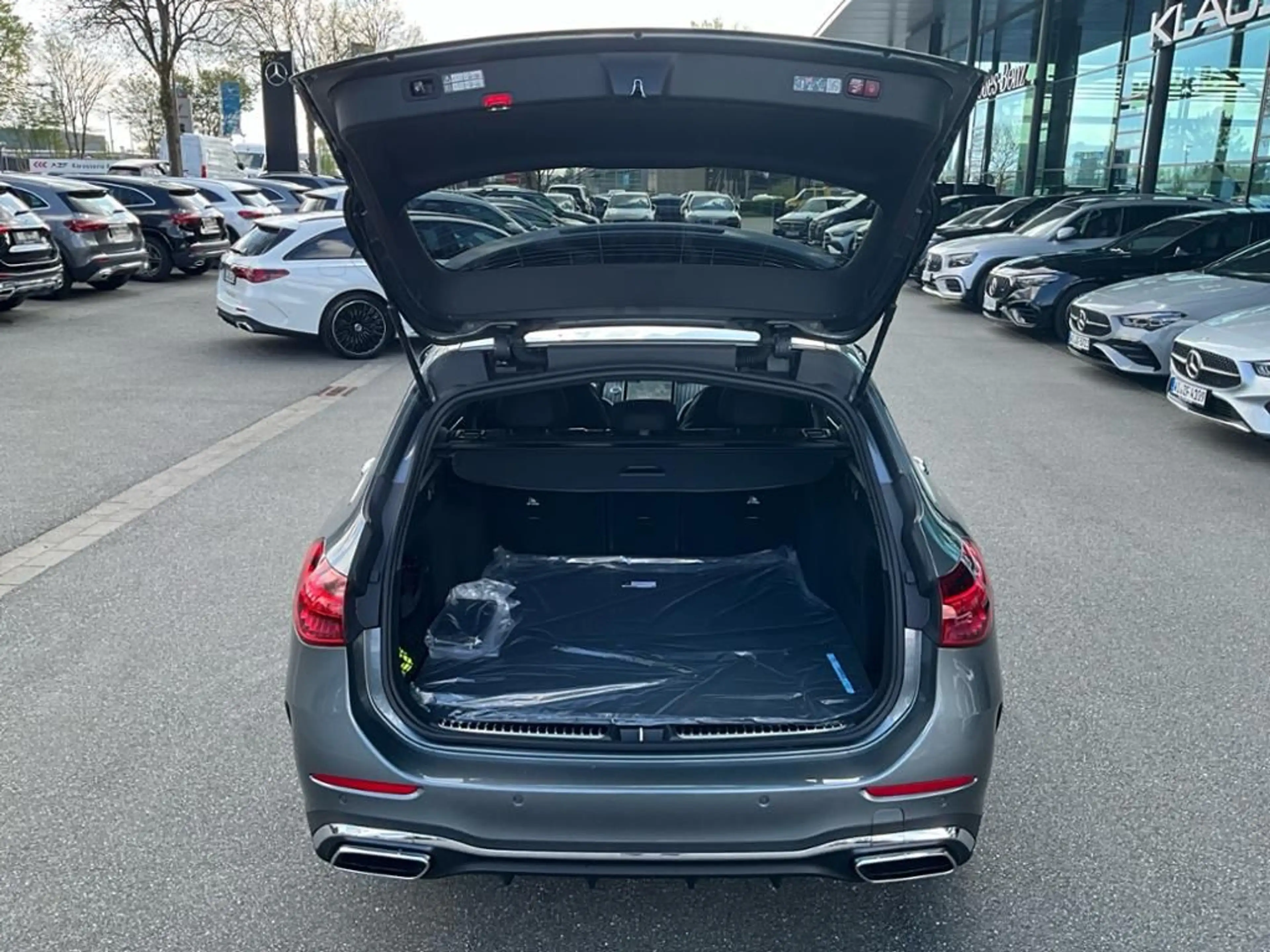 Mercedes-Benz C 200 T Edition AMG 360 ACC AHK AUT Akustikglas — photo 12
