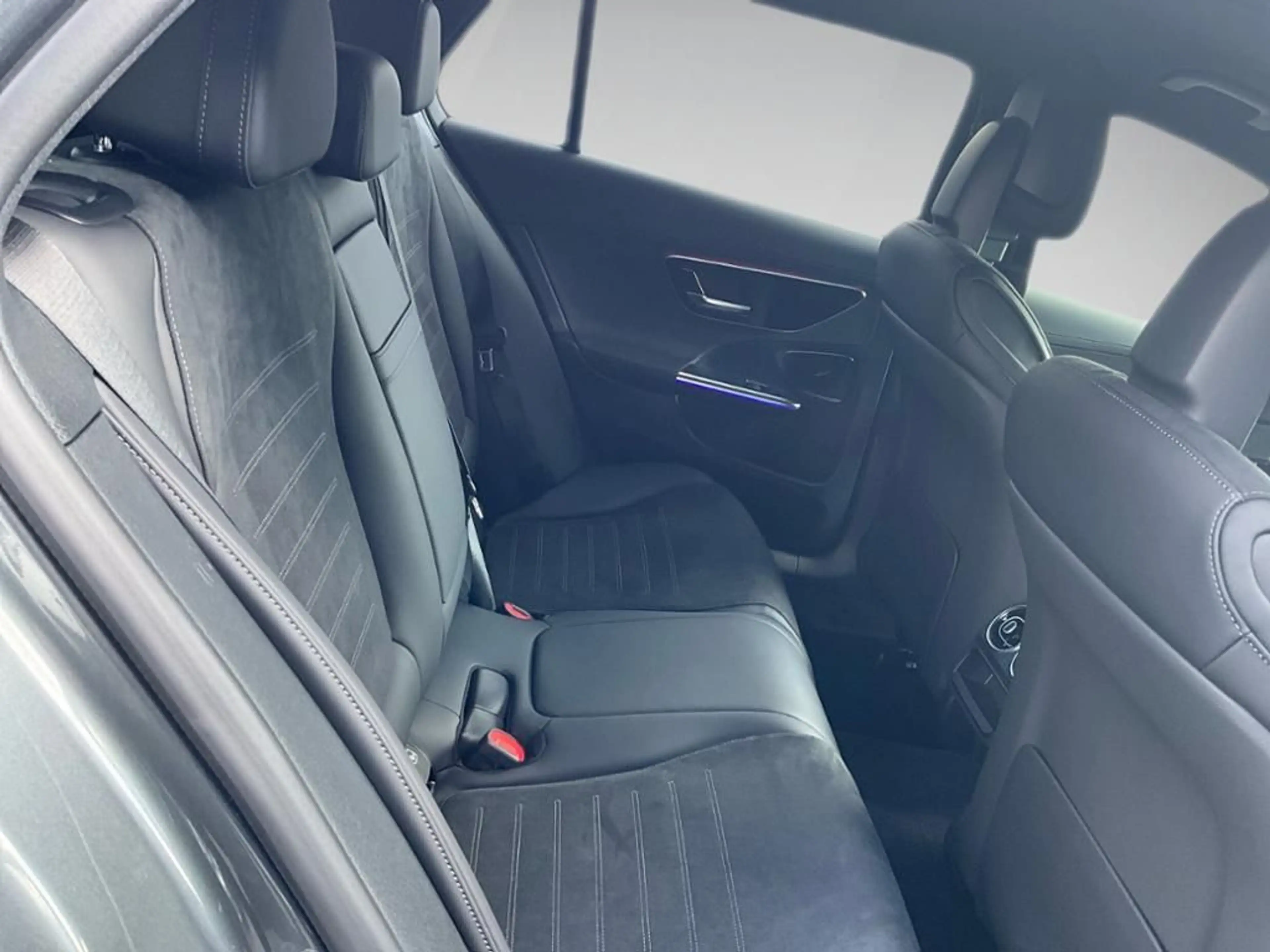 Mercedes-Benz C 200 T Edition AMG 360 ACC AHK AUT Akustikglas — photo 7