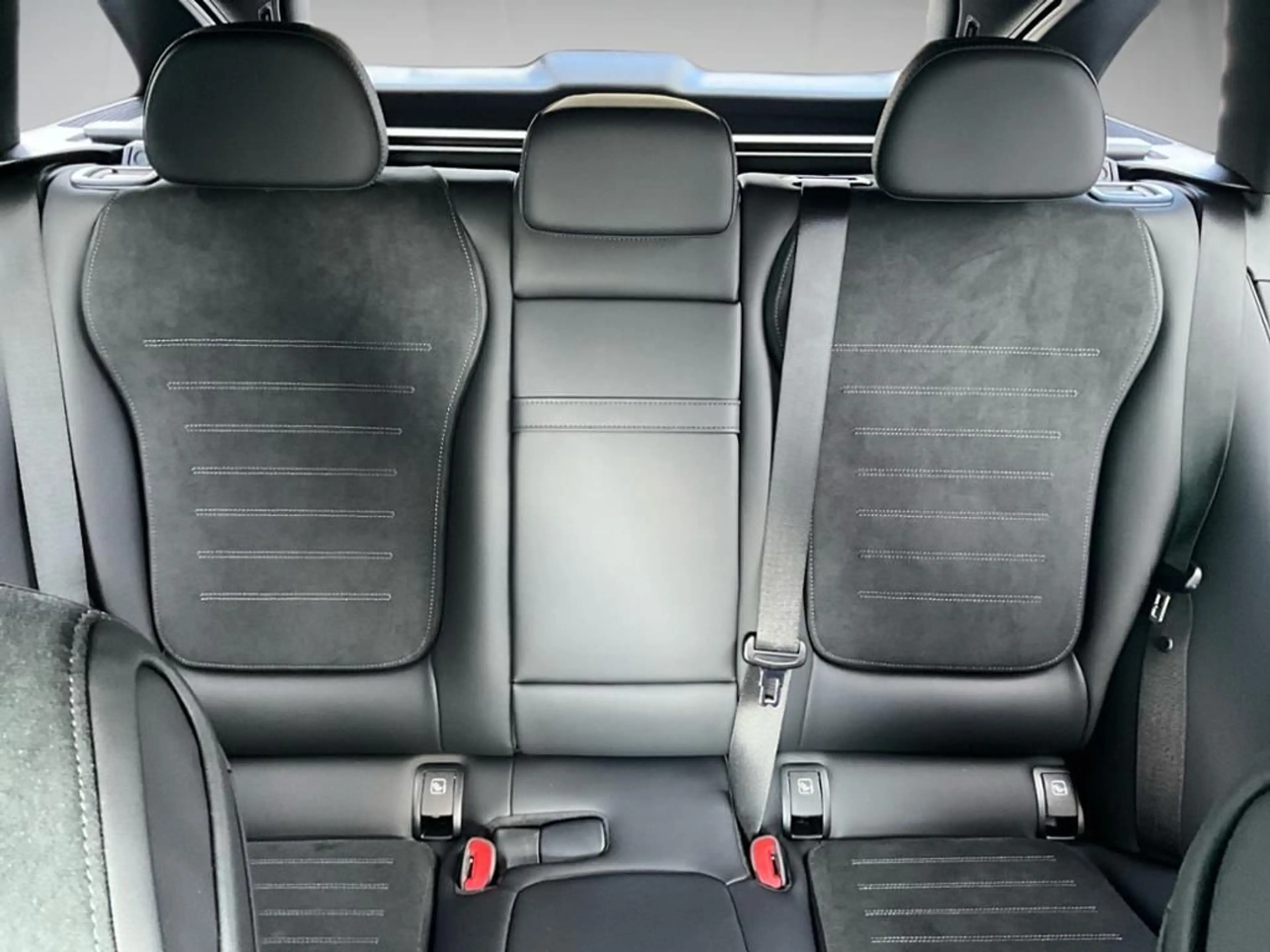 Mercedes-Benz C 200 T Edition AMG 360 ACC AHK AUT Akustikglas — photo 14