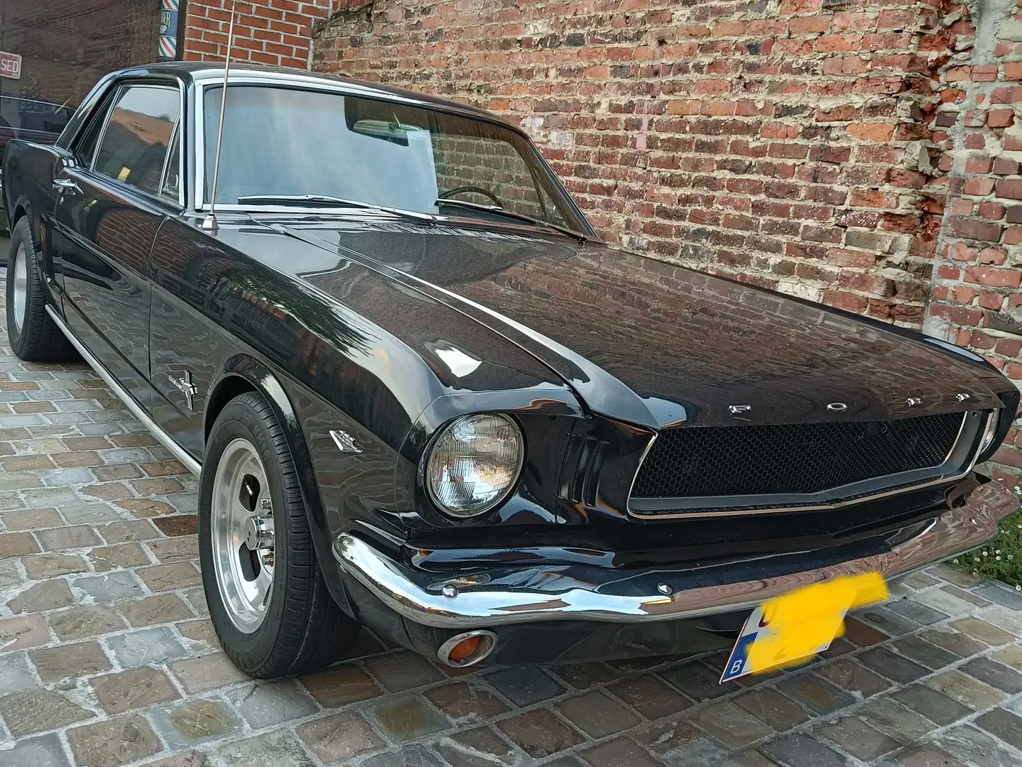 Ford Mustang Zwart - 2