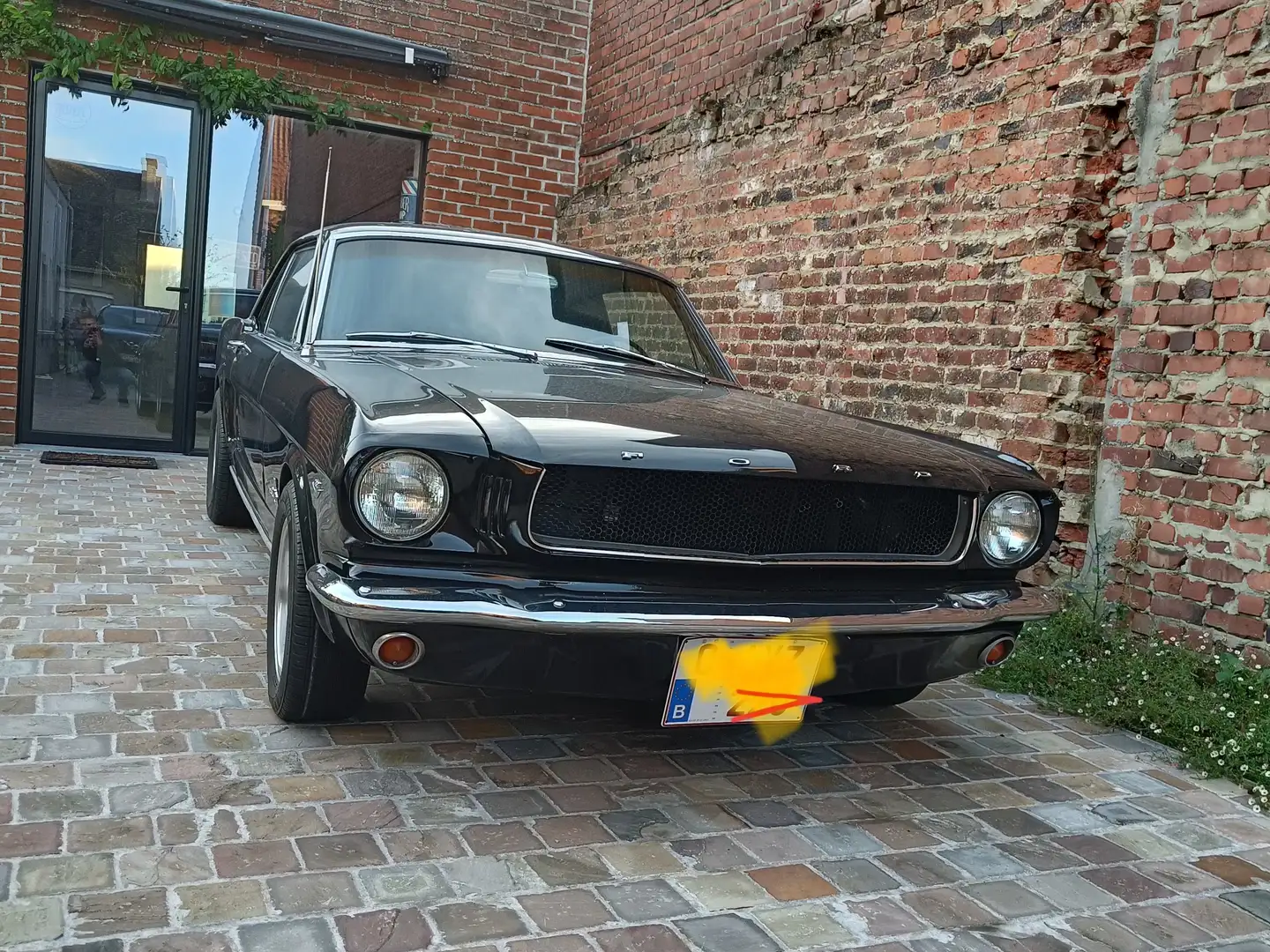 Ford Mustang Zwart - 1