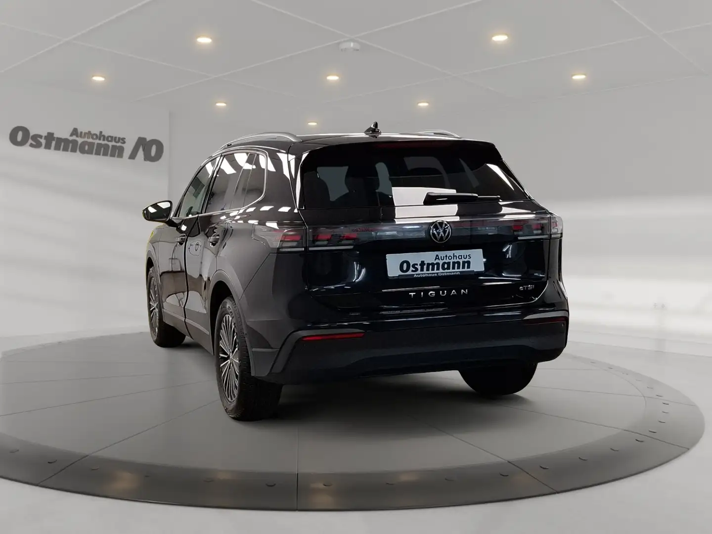 Volkswagen Tiguan 1.5 eTSI Life ACC AHK RFK 18'' Totwinkel A Schwarz - 2