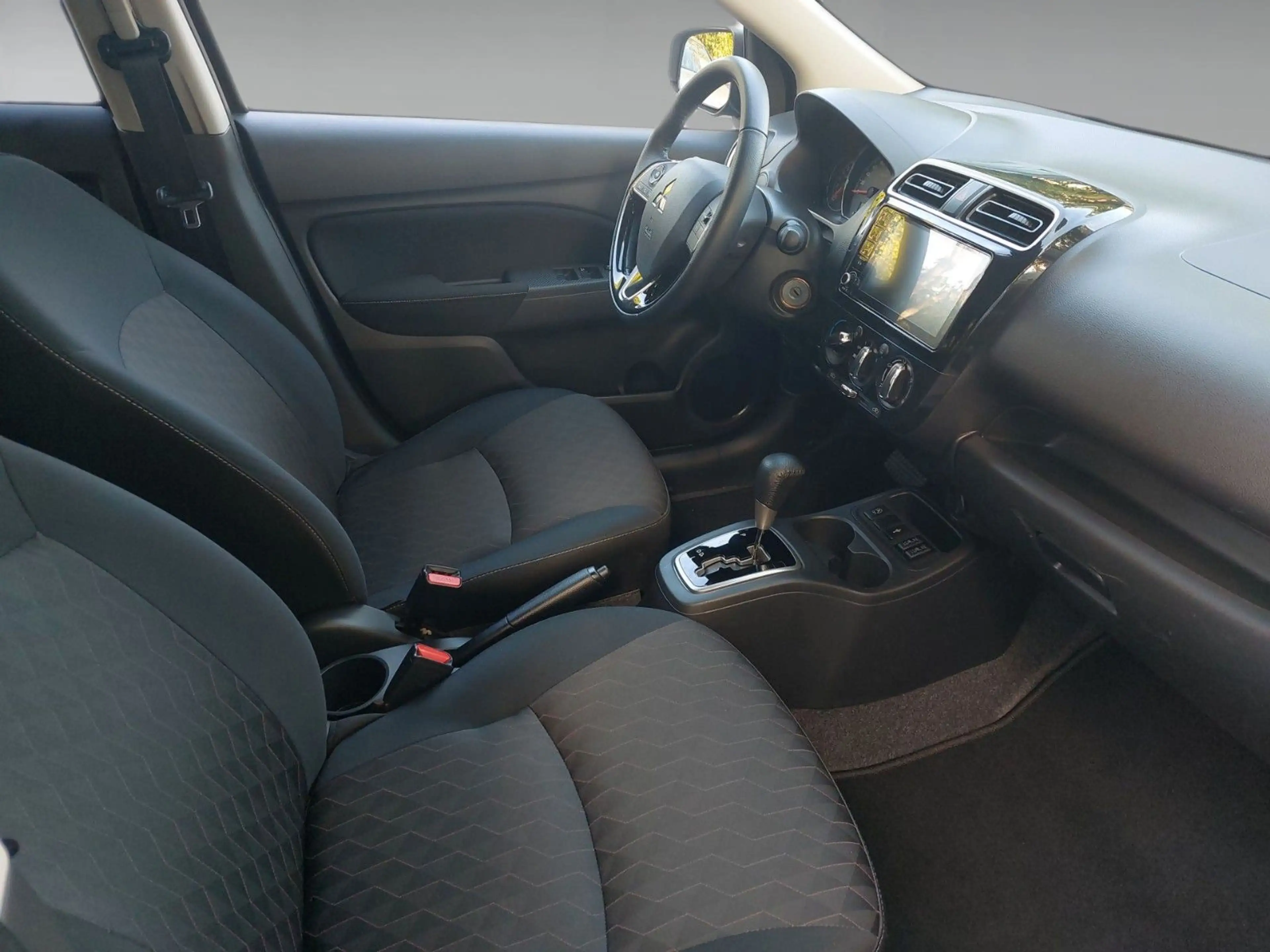 Mitsubishi Space Star SPACE STAR SPIRIT SHZ KAMERA ALLWETTER 10.196km! — photo 4