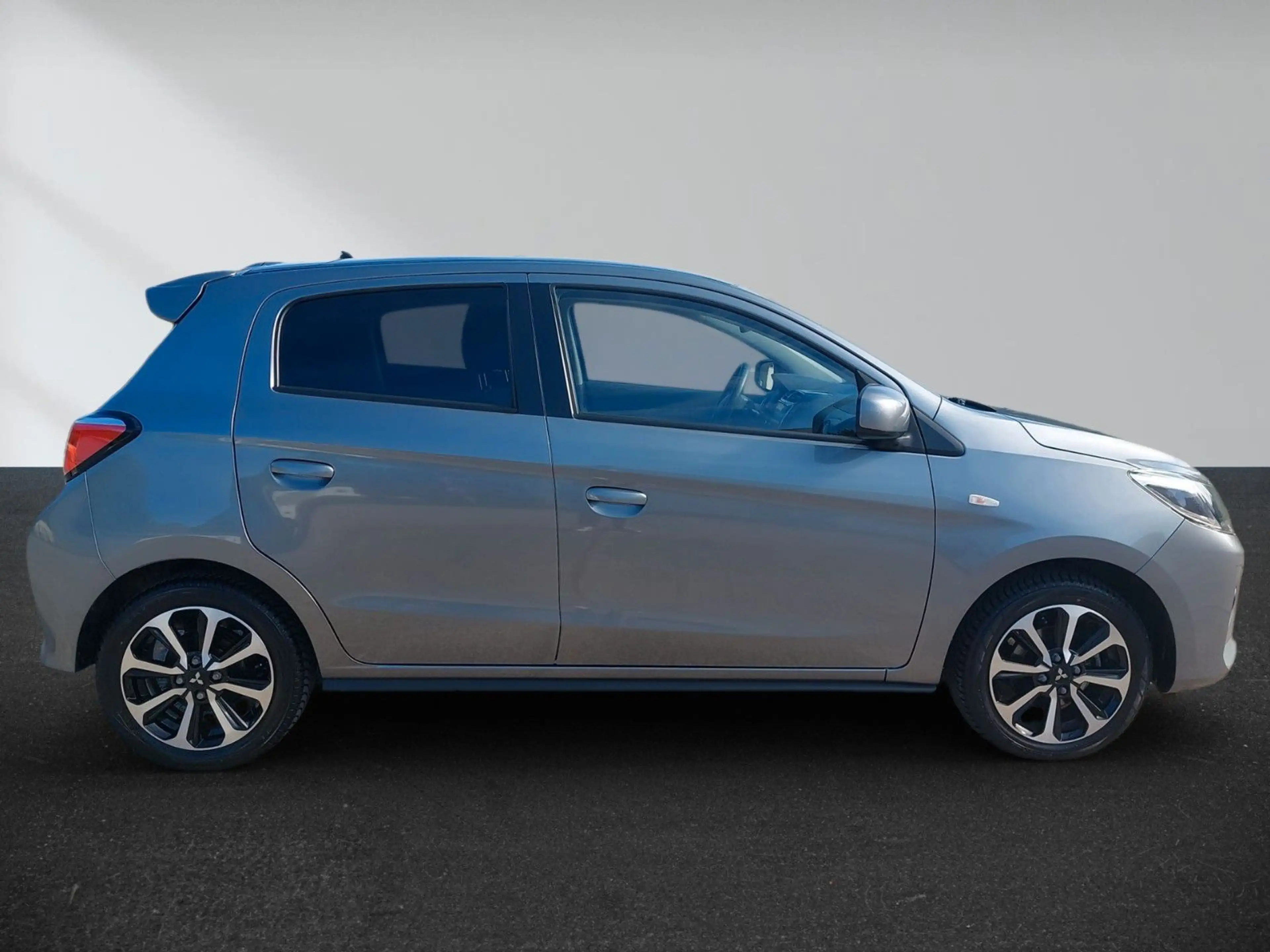 Mitsubishi Space Star SPACE STAR SPIRIT SHZ KAMERA ALLWETTER 10.196km! — photo 3