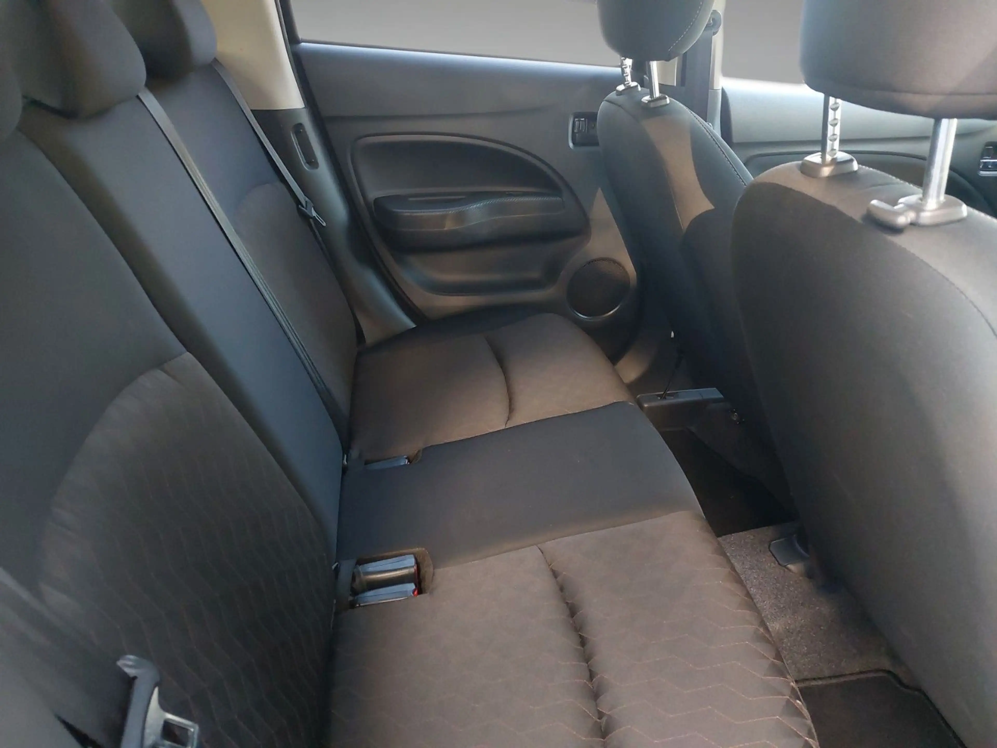 Mitsubishi Space Star SPACE STAR SPIRIT SHZ KAMERA ALLWETTER 10.196km! — photo 5