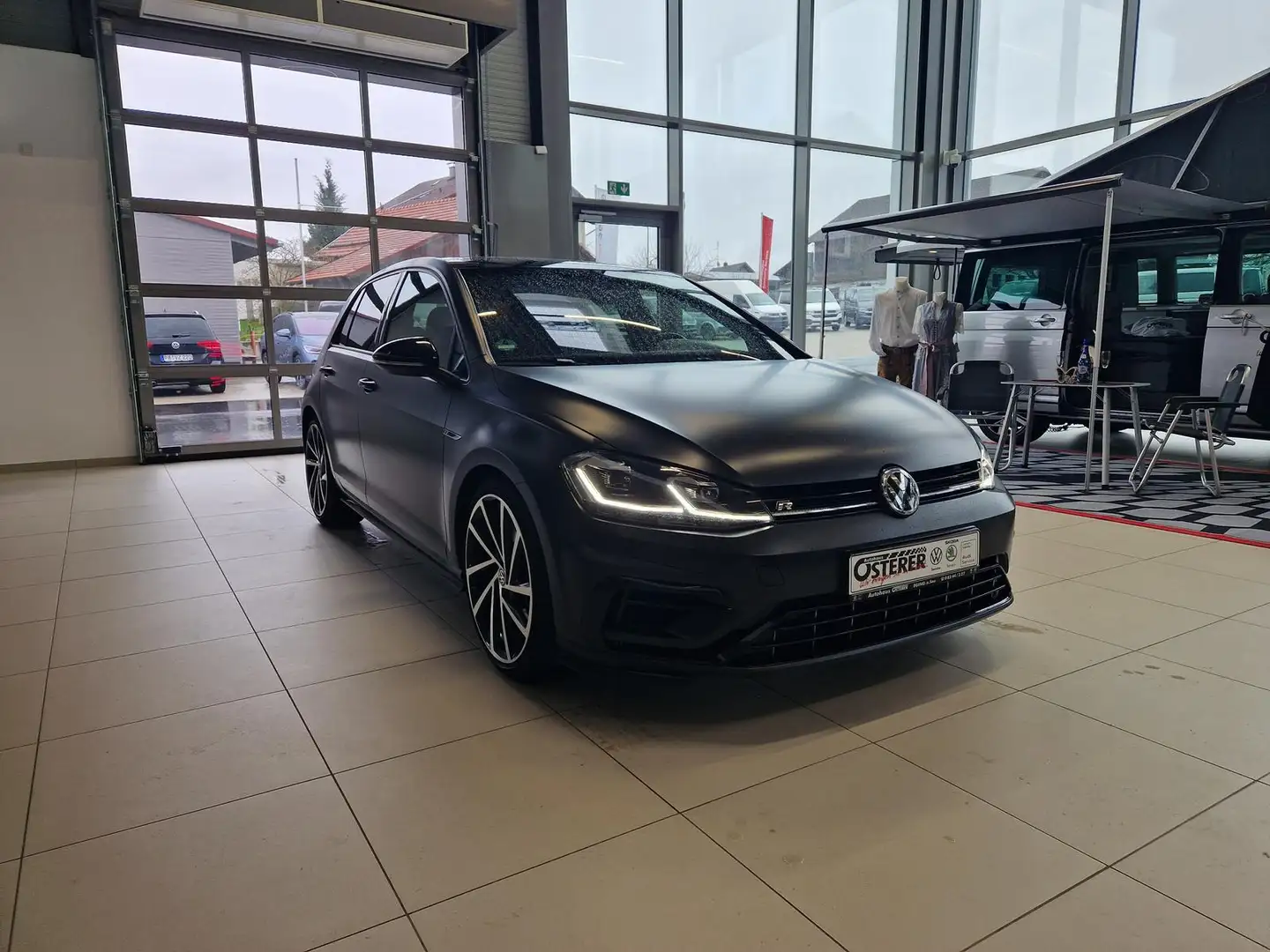 Volkswagen Golf R 2.0 TSI -DSG-R Performance Paket-Akrapovice-Pano Zwart - 2