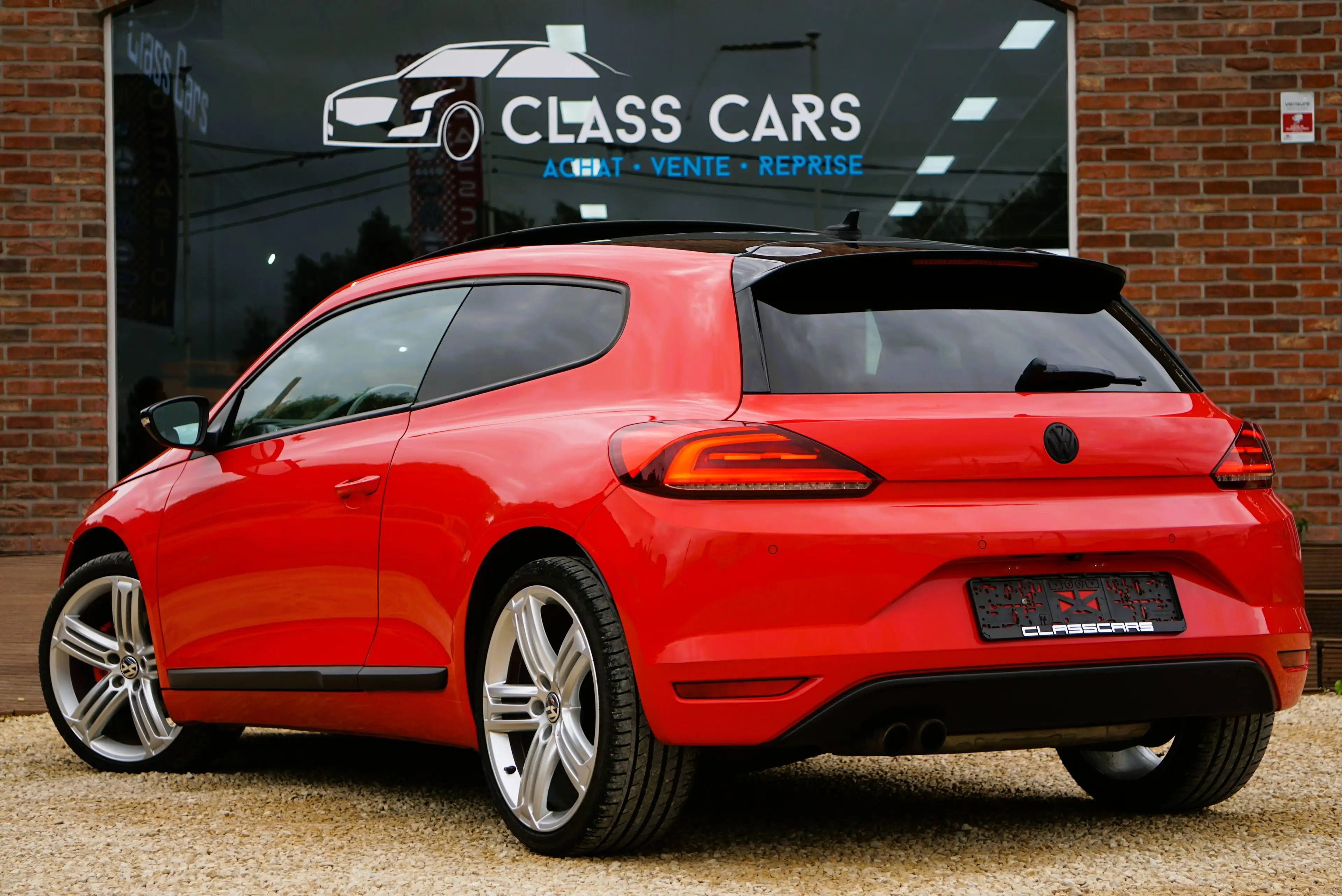 Volkswagen Scirocco 2.0 TSI R-Line DSG6 / TOIT PANO / BI-XENON / NAVI / CARNET COMPLET — photo 4