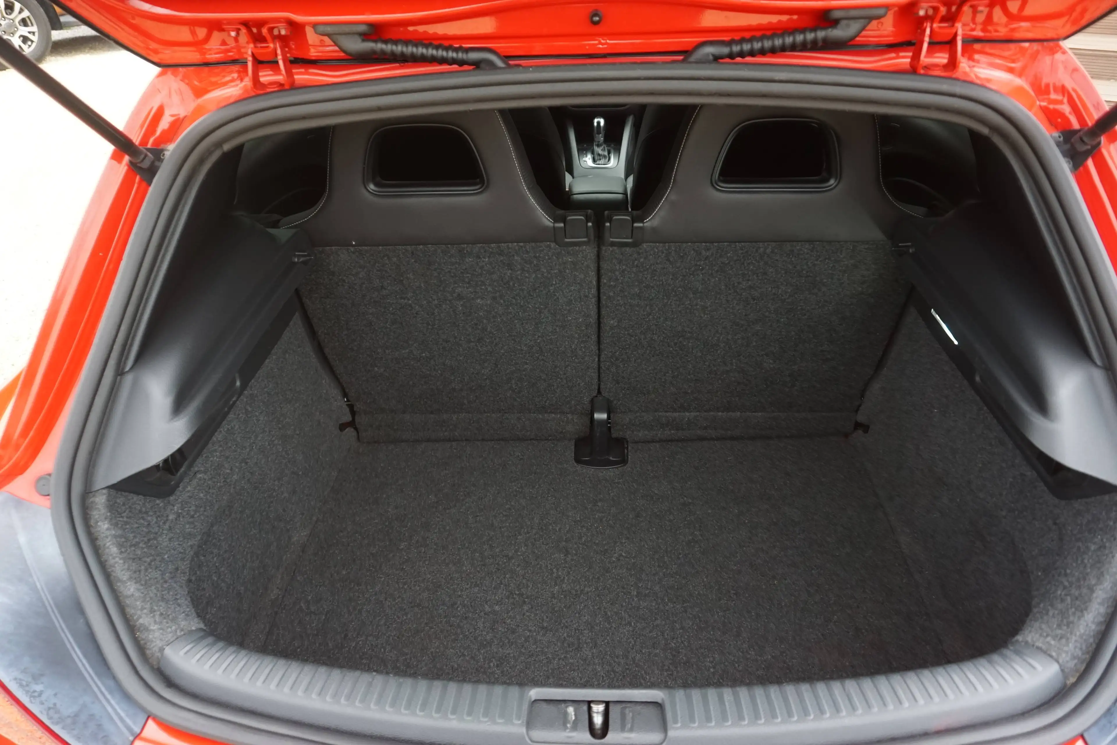 Volkswagen Scirocco 2.0 TSI R-Line DSG6 / TOIT PANO / BI-XENON / NAVI / CARNET COMPLET — photo 13