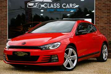 2.0 TSI R-Line DSG6 / TOIT PANO / BI-XENON / NAVI / CARNET COMPLET