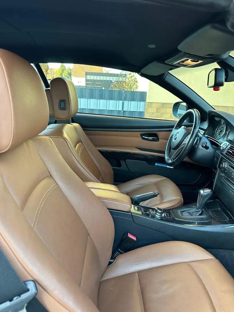 BMW 330 330d DPF Cabrio Aut. Schwarz - 1