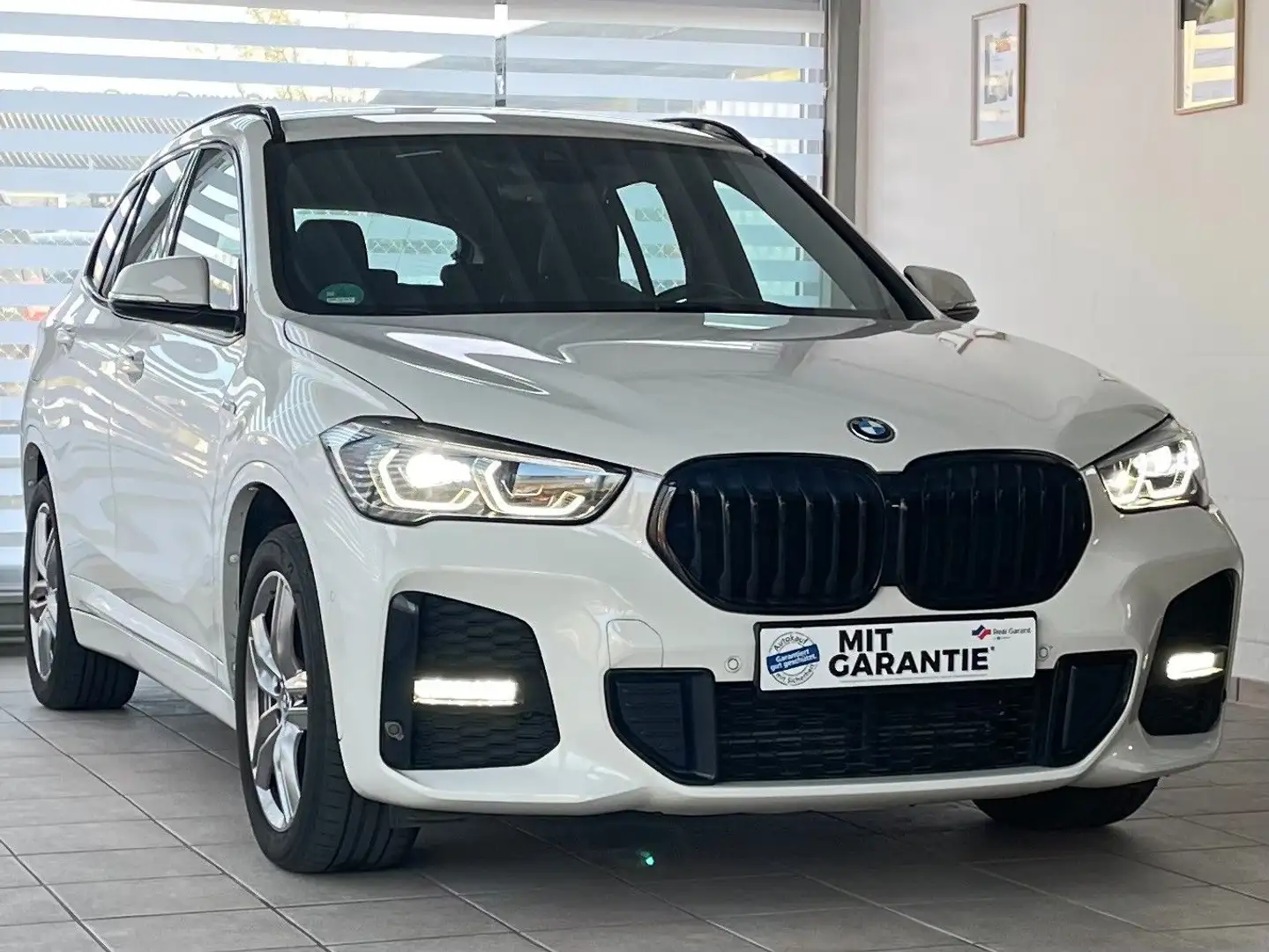 BMW X1 xDrive 25e Aut. M Sport Leder Unfallfrei Bianco - 2