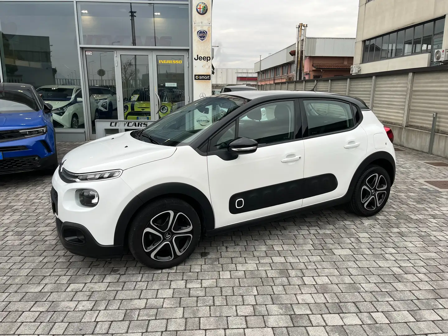 Citroen C3 1.2 benzina Shine Ok neopatentati Blanc - 1