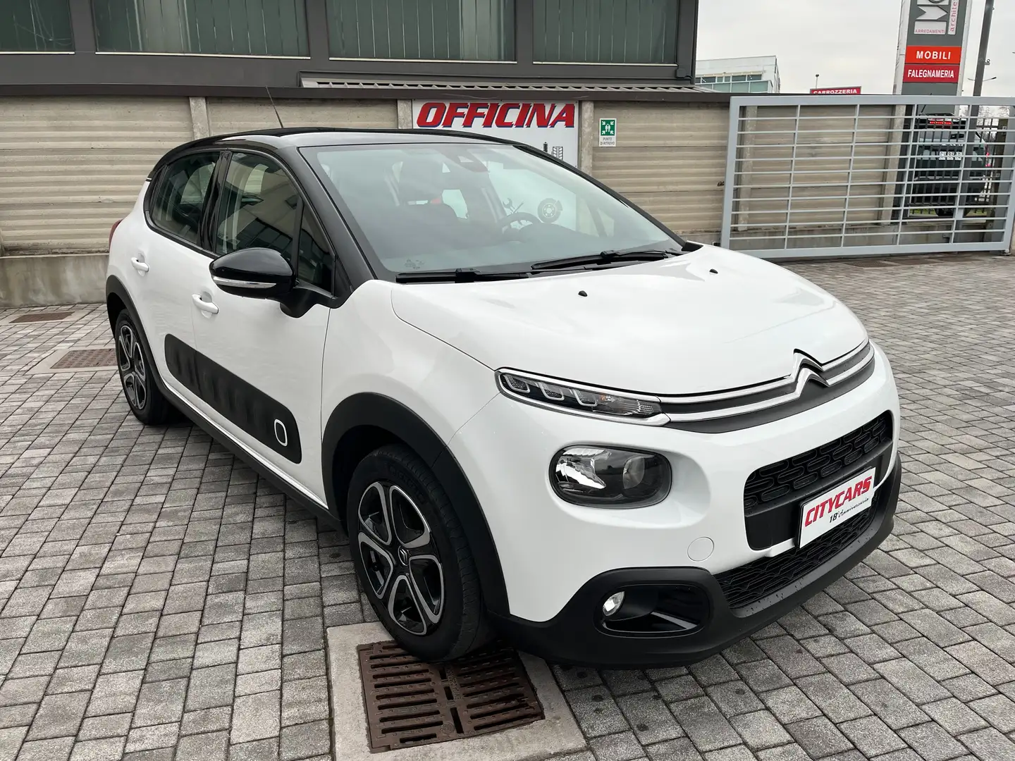 Citroen C3 1.2 benzina Shine Ok neopatentati Blanc - 2