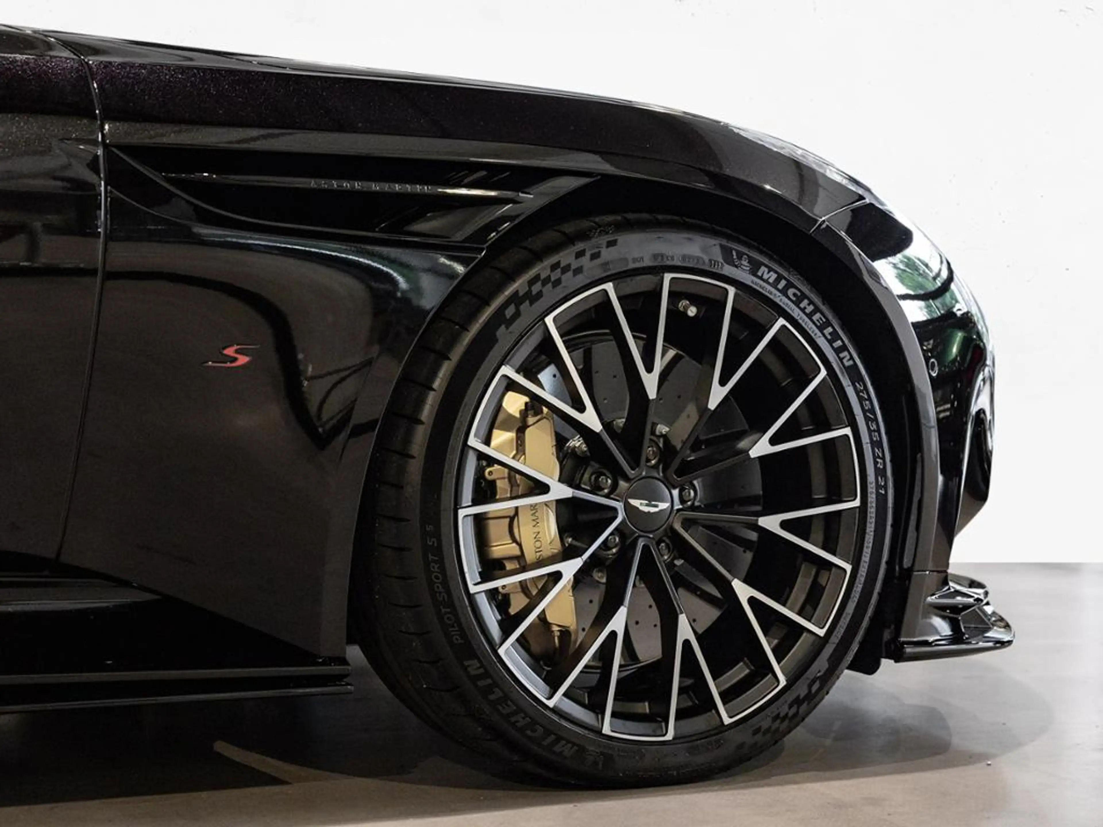 Aston Martin DB12 S Volante Aston Martin Hamburg — photo 10