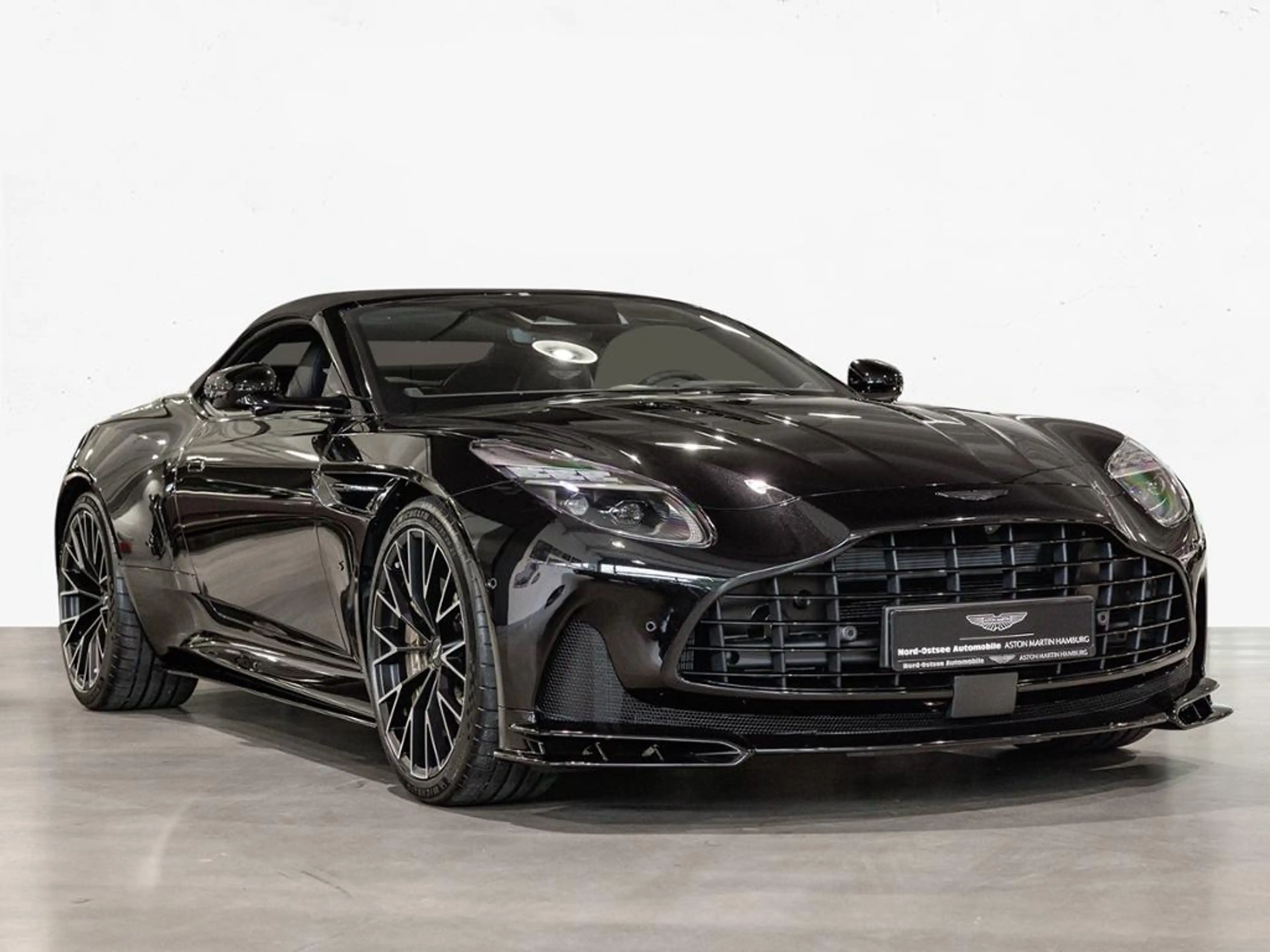 Aston Martin DB12 S Volante Aston Martin Hamburg — photo 15