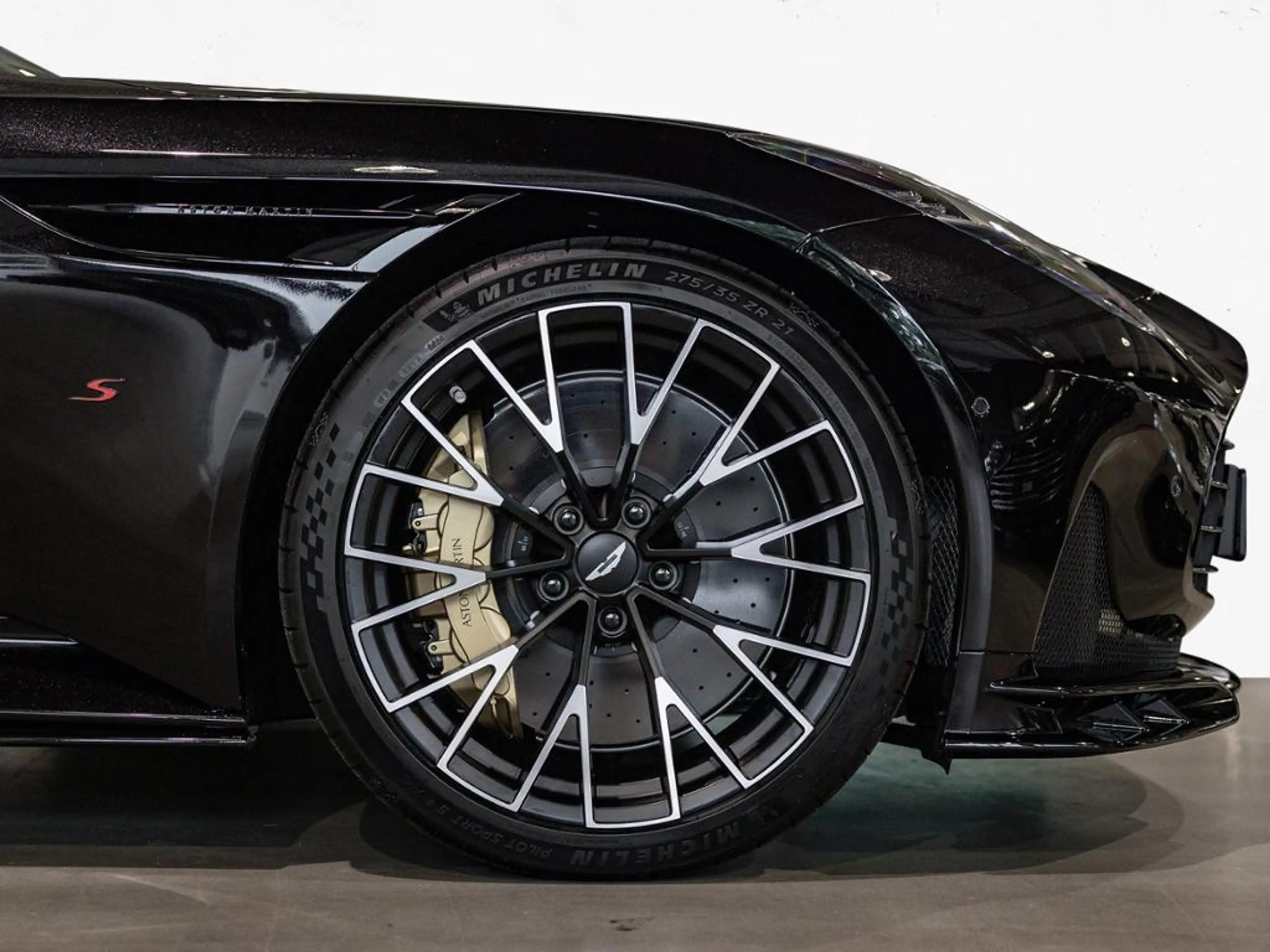 Aston Martin DB12 S Volante Aston Martin Hamburg — photo 5