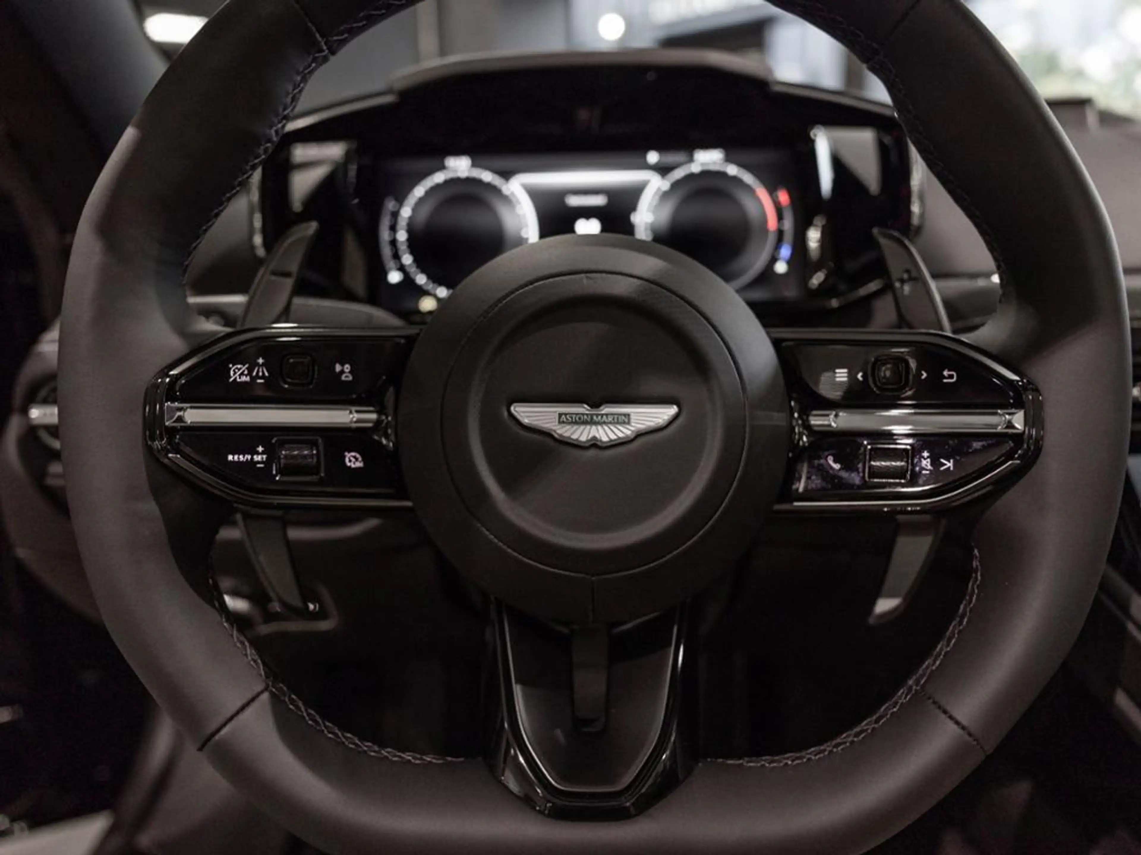 Aston Martin DB12 S Volante Aston Martin Hamburg — photo 12
