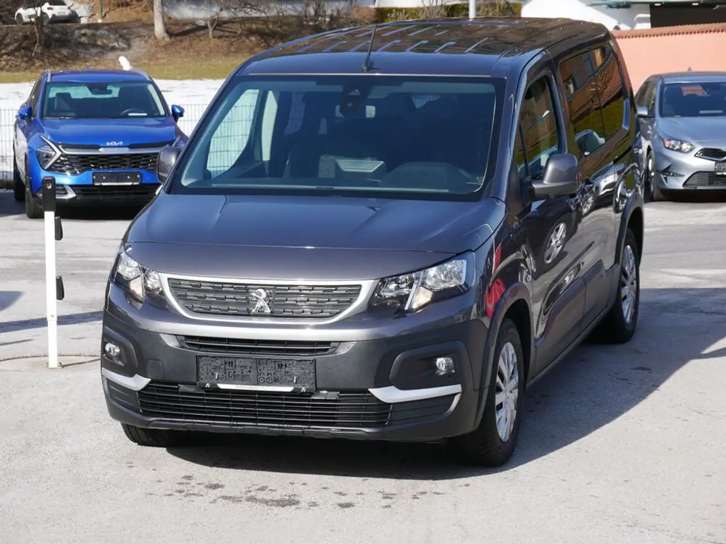 Peugeot Rifter 1,5 BlueHDI 130 S&S Allure Lang Grau - 2