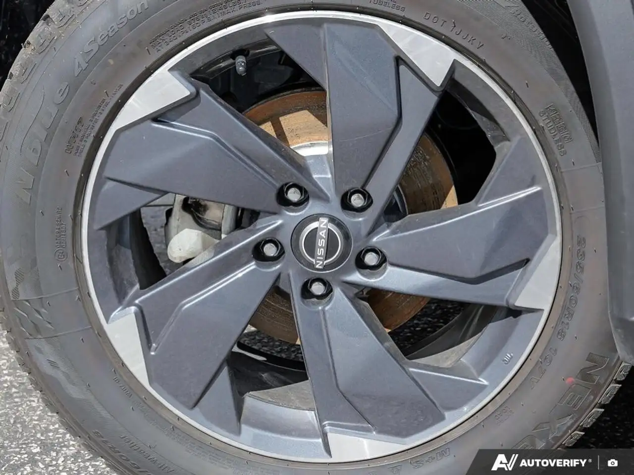 Nissan Rogue снимка Nissan Rogue
