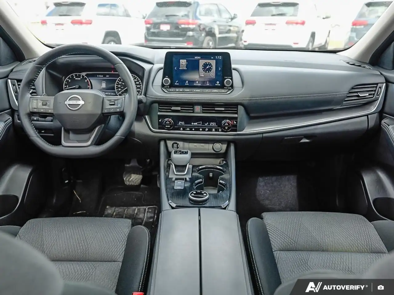 Nissan Rogue снимка Nissan Rogue