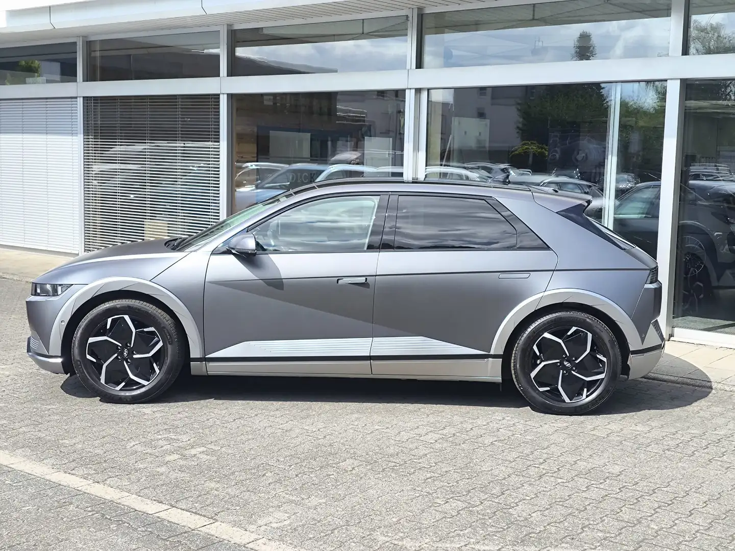 Hyundai IONIQ 5 Uniq PANO+AHK+SHZ+HEADUP+NAV+ACC+360°+ Grau - 2