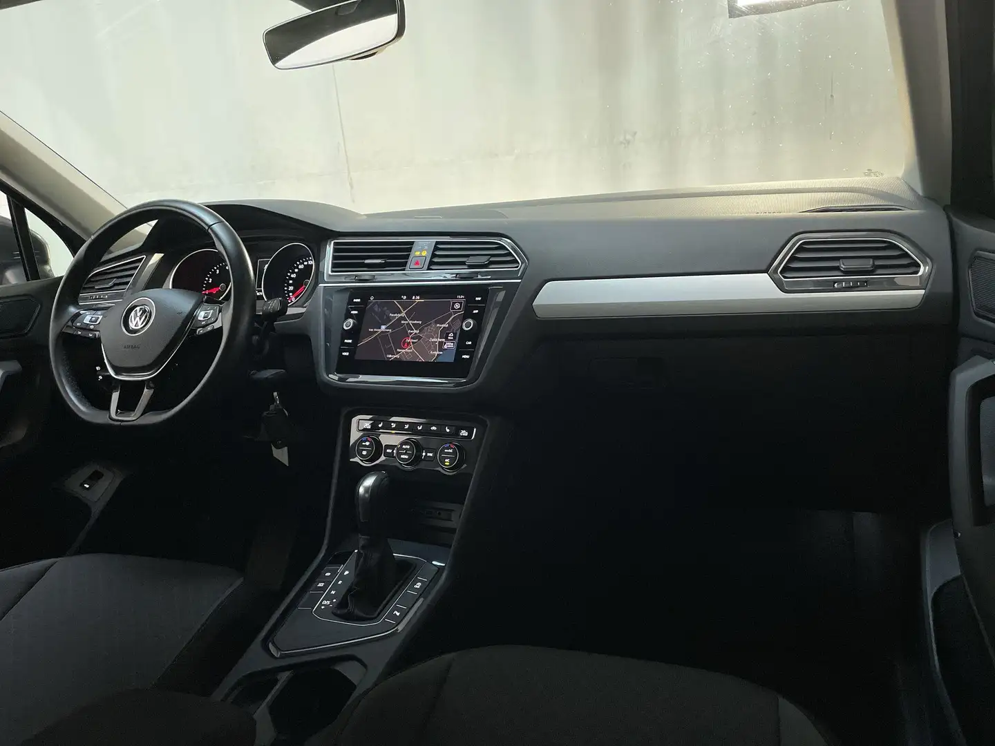 Volkswagen Tiguan 1.5 TSI 150pk DSG ACT Comfortline Business Stoelve Gris - 2