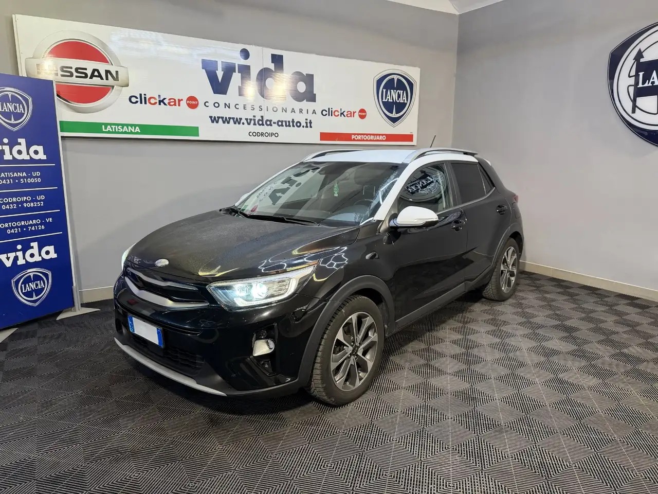 Kia Stonic 1.6 crdi Energy 110cv BICOLOR-TAGLIANDI REGOLARI — photo 1 of 15
