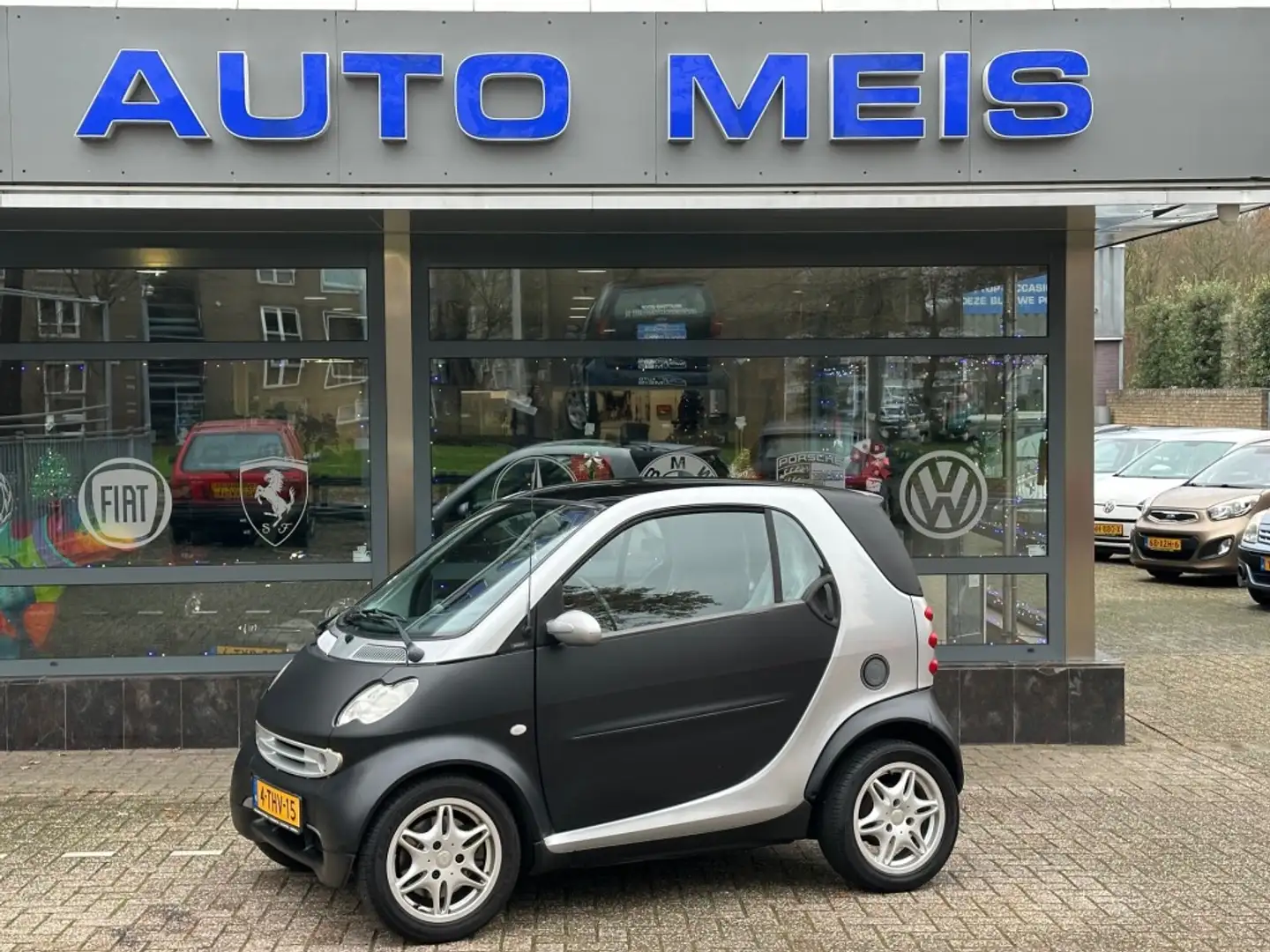 smart forTwo SMART & PURE Automaat Airco Zwart - 1