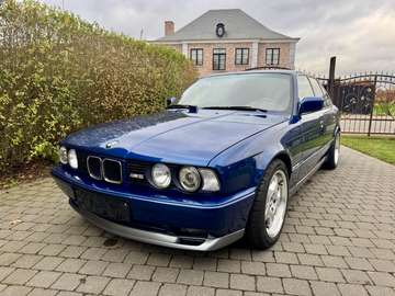 BMW M5 E34 3.8 - 340pk