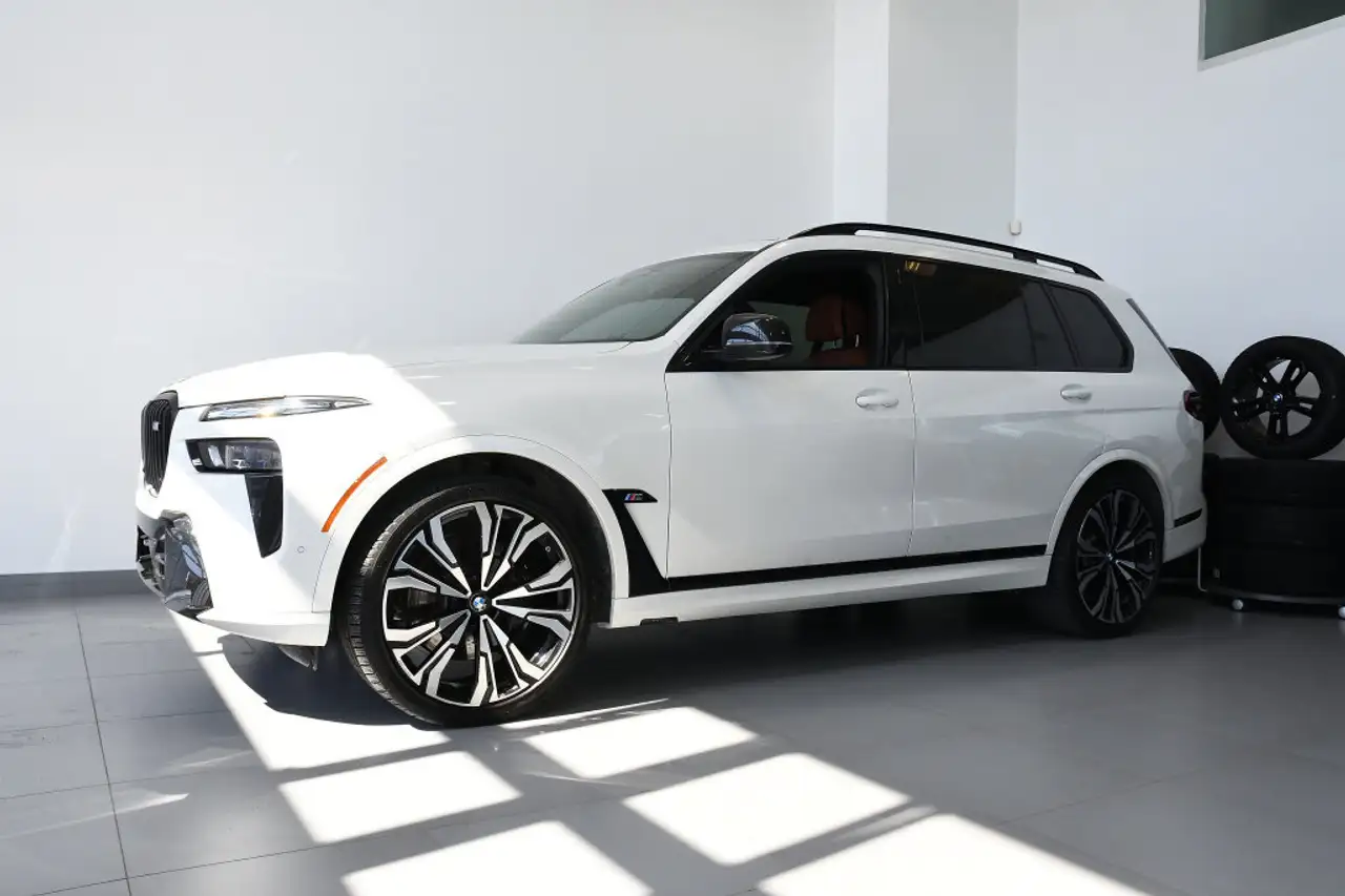 BMW X7 снимка BMW X7