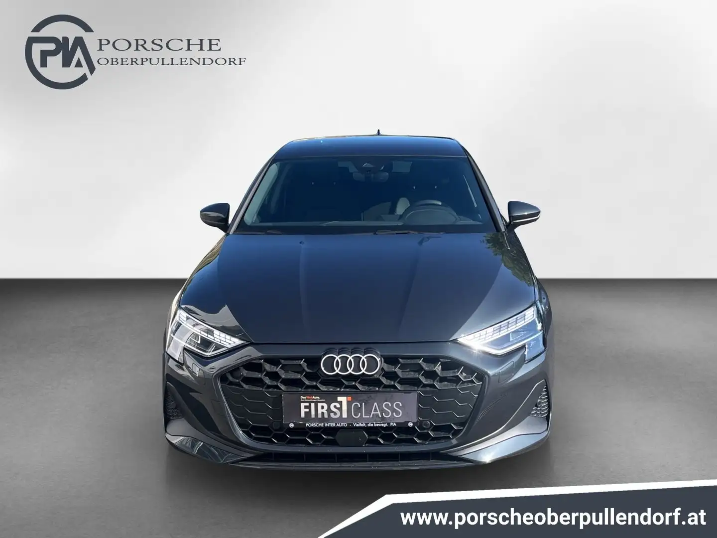Audi A3 30 TFSI Grijs - 2