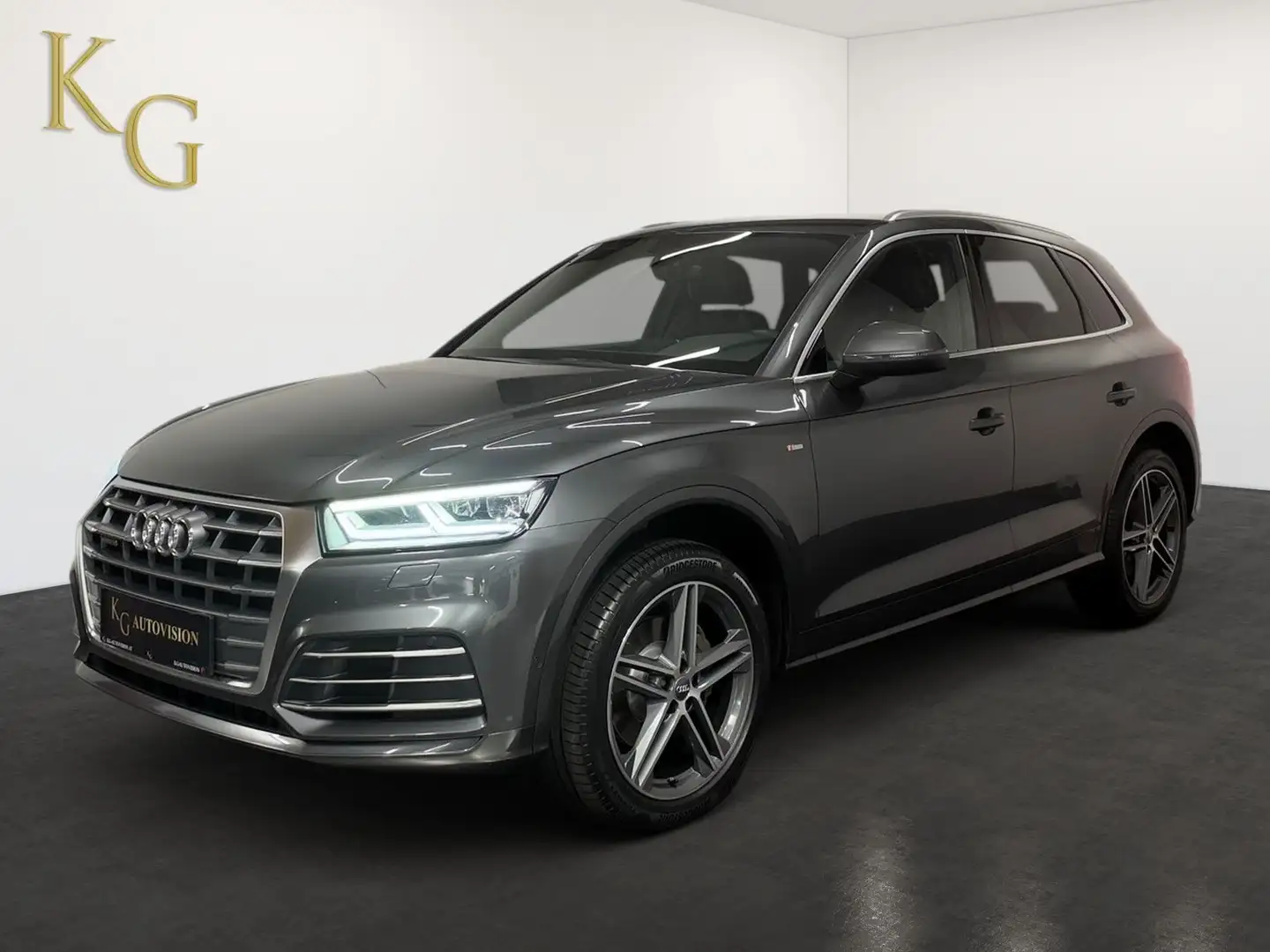 Audi Q5 2.0TDI quattro S-line ab ca. 235€ monatlich Grau - 2