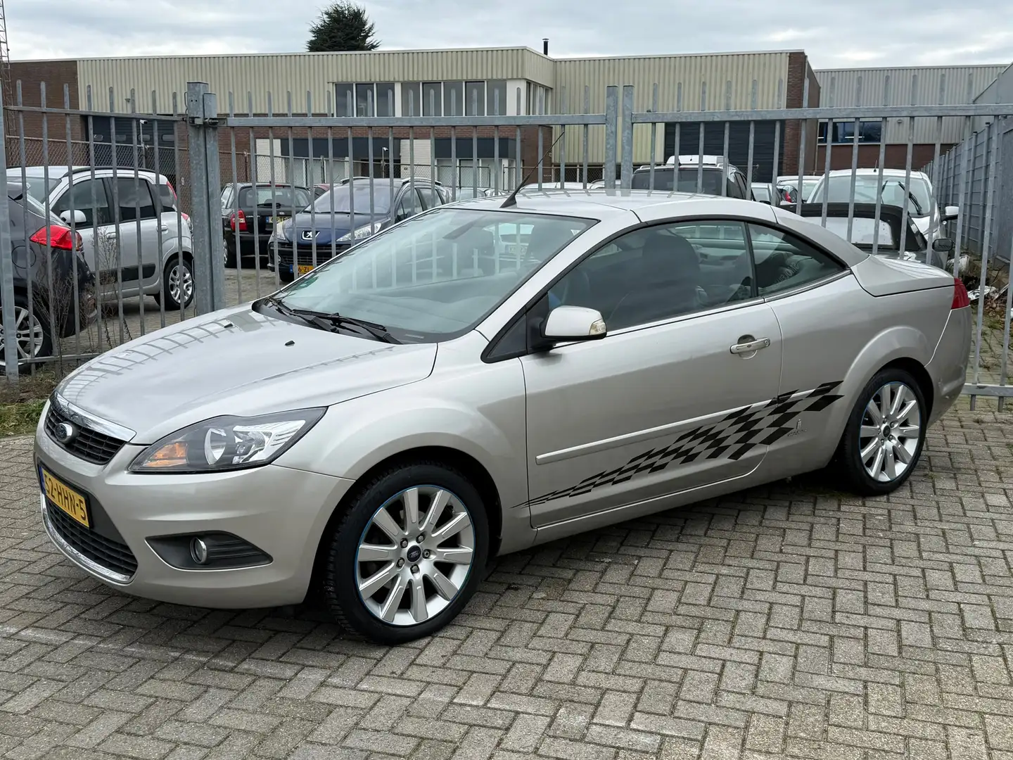 Ford Focus CC Coupé-Cabriolet 1.6 Titanium! NL AUTO NAP! Leer l Gris - 2