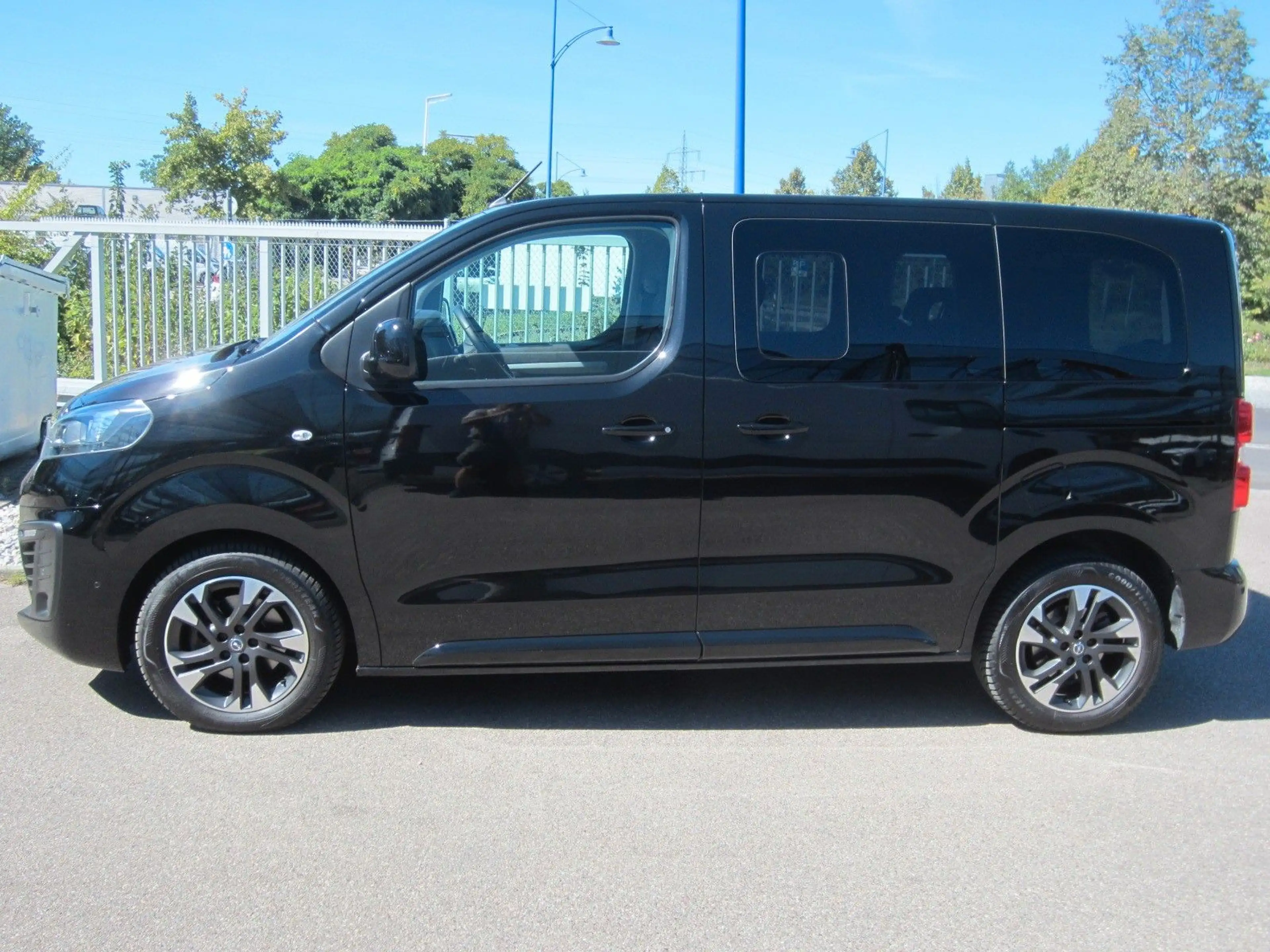 Opel Zafira Life Edition S ~ 6 Sitzplätze — photo 11