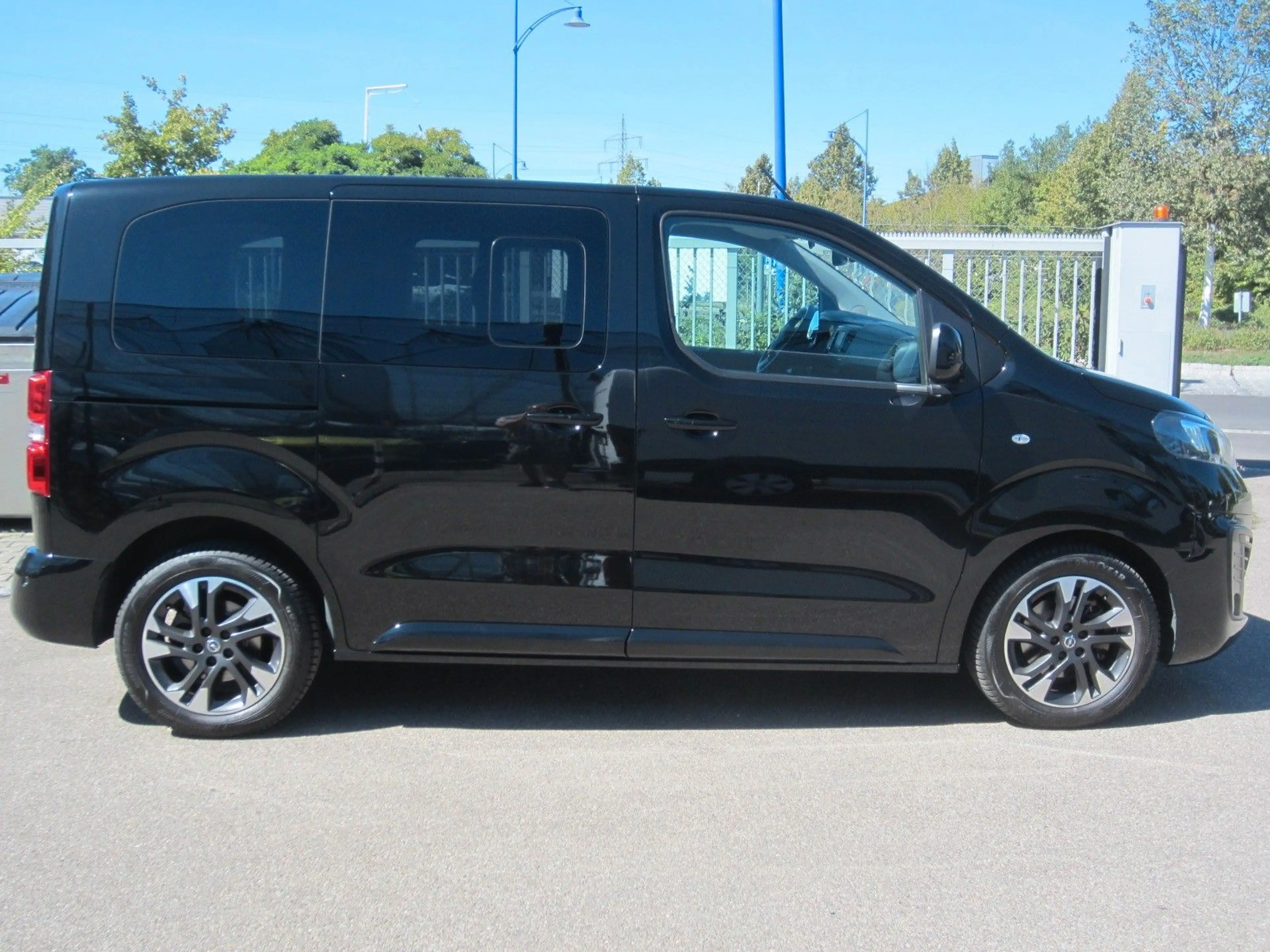 Opel Zafira Life Edition S ~ 6 Sitzplätze — photo 10