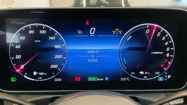 Mercedes-Benz C-Class view 9