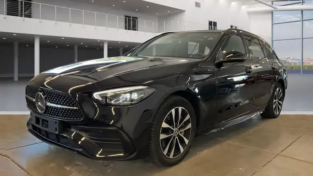 Mercedes-Benz C-Class view 3