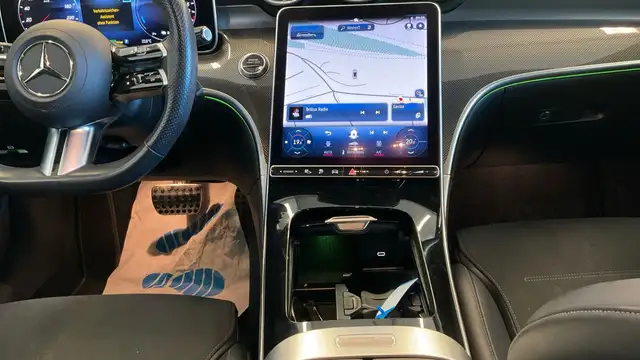 Mercedes-Benz C-Class view 11