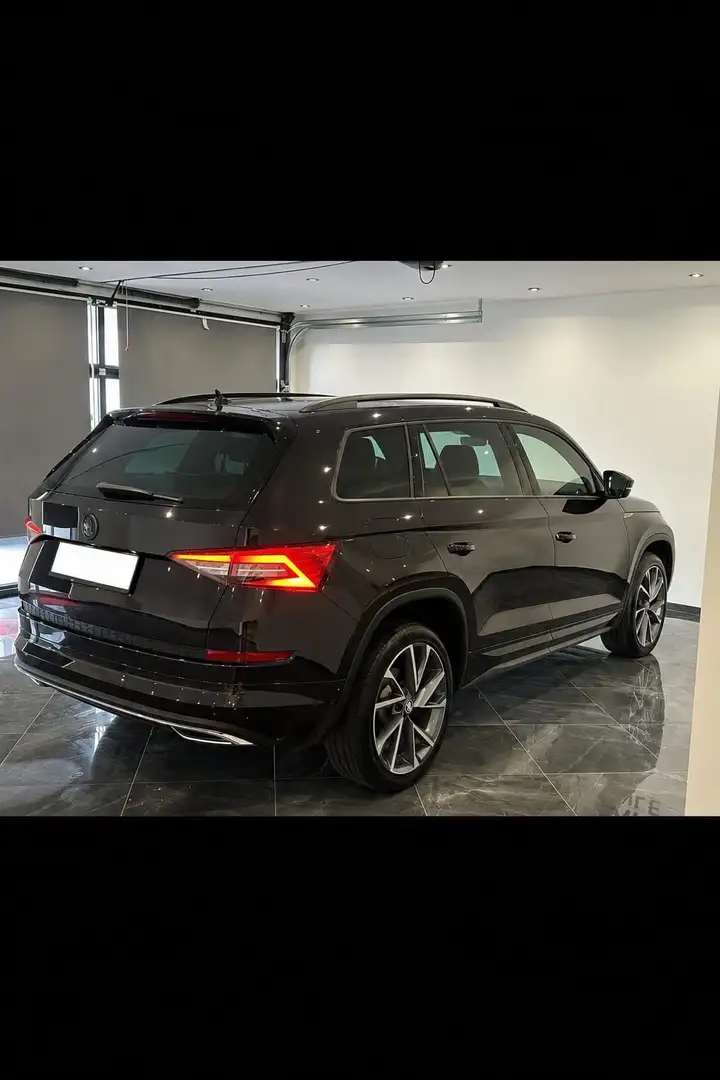 Skoda Kodiaq 2,0 TDI SCR 4x4 Sportline DSG Schwarz - 2