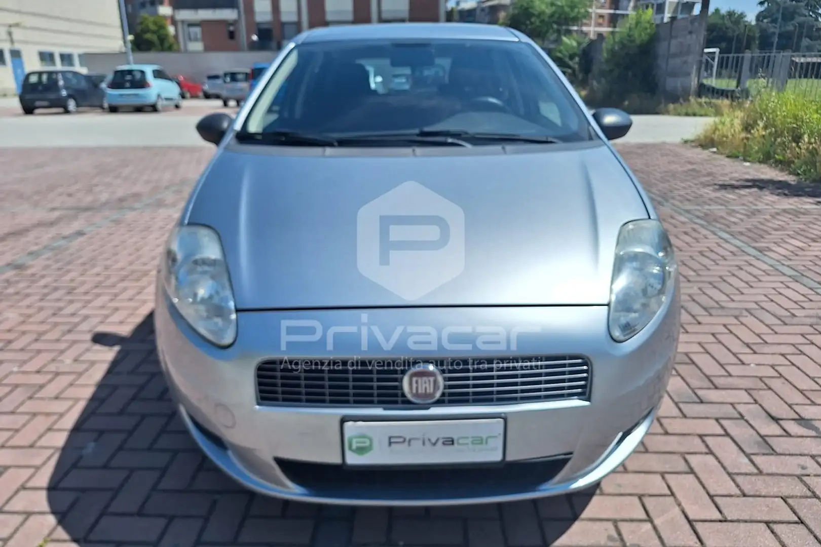 Fiat Grande Punto Grande Punto 1.2 5 porte Fun Plateado - 2