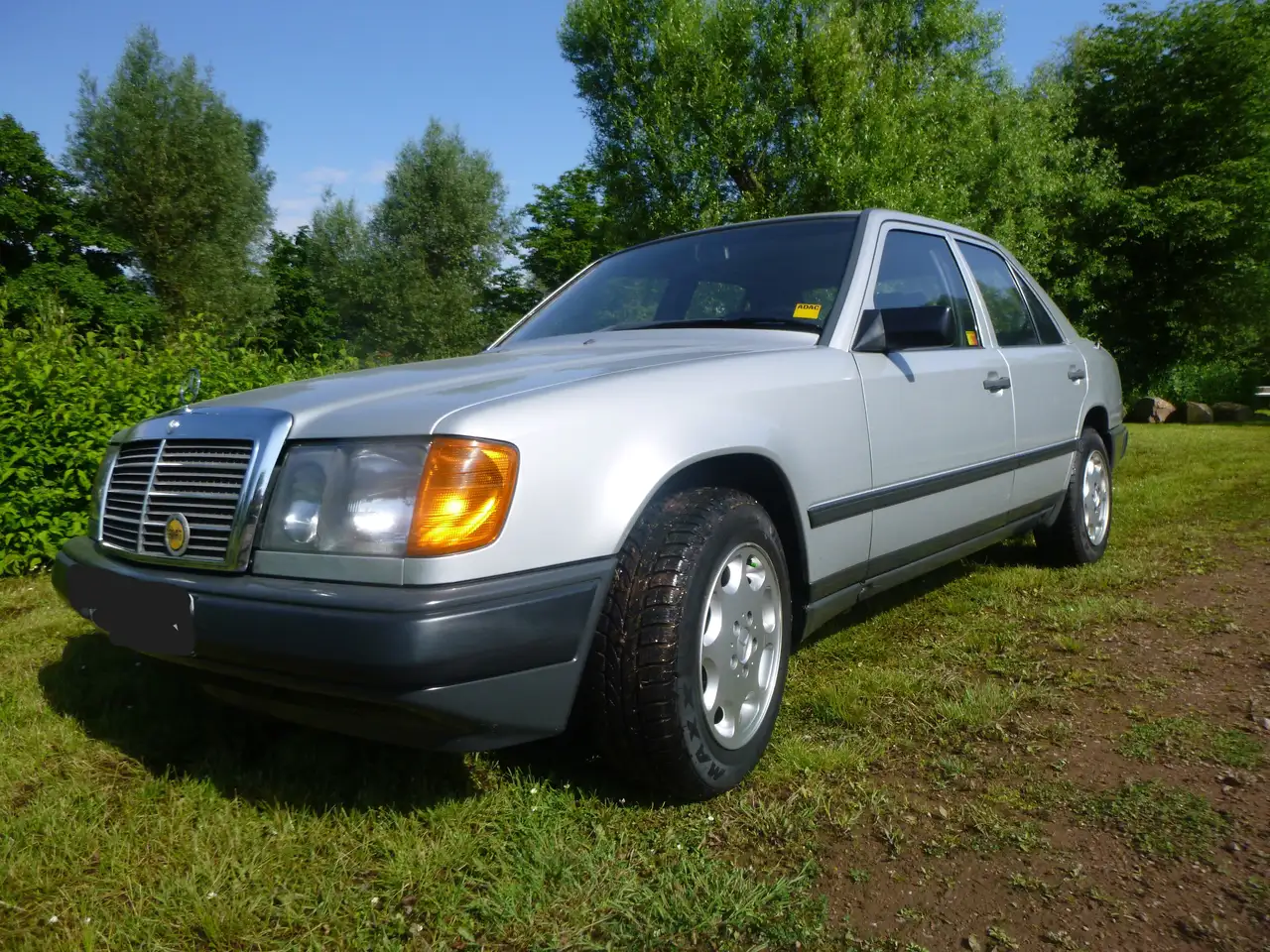 Mercedes-Benz E 230