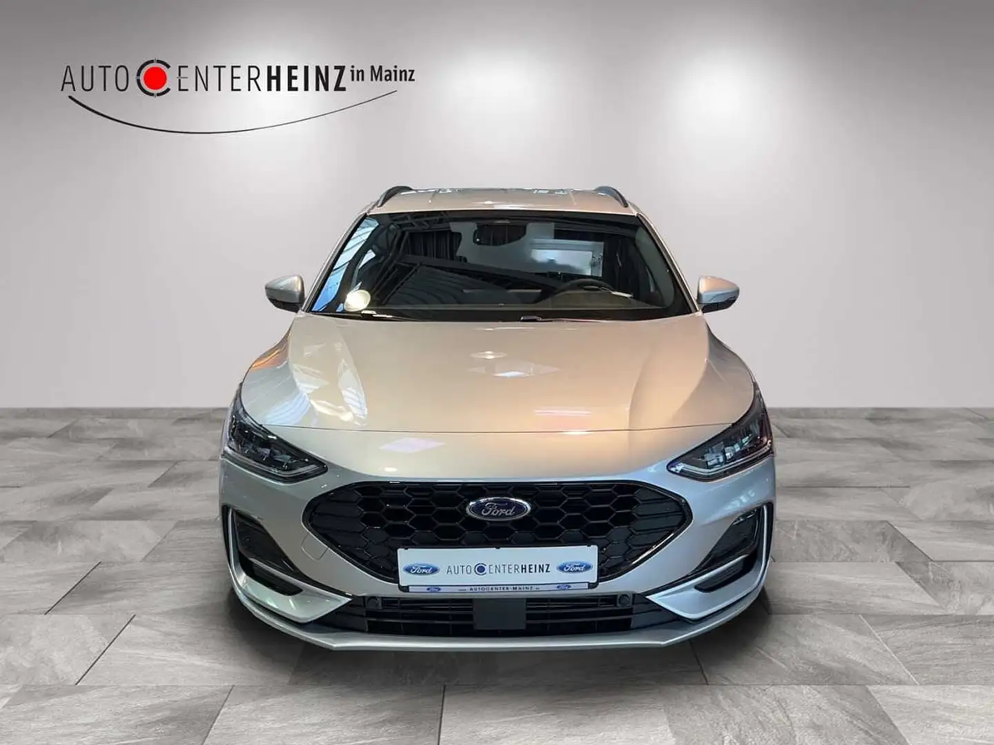 Ford Focus Turnier 1.0 EcoBoost Hybrid ST-LINE X Серебристый - 2