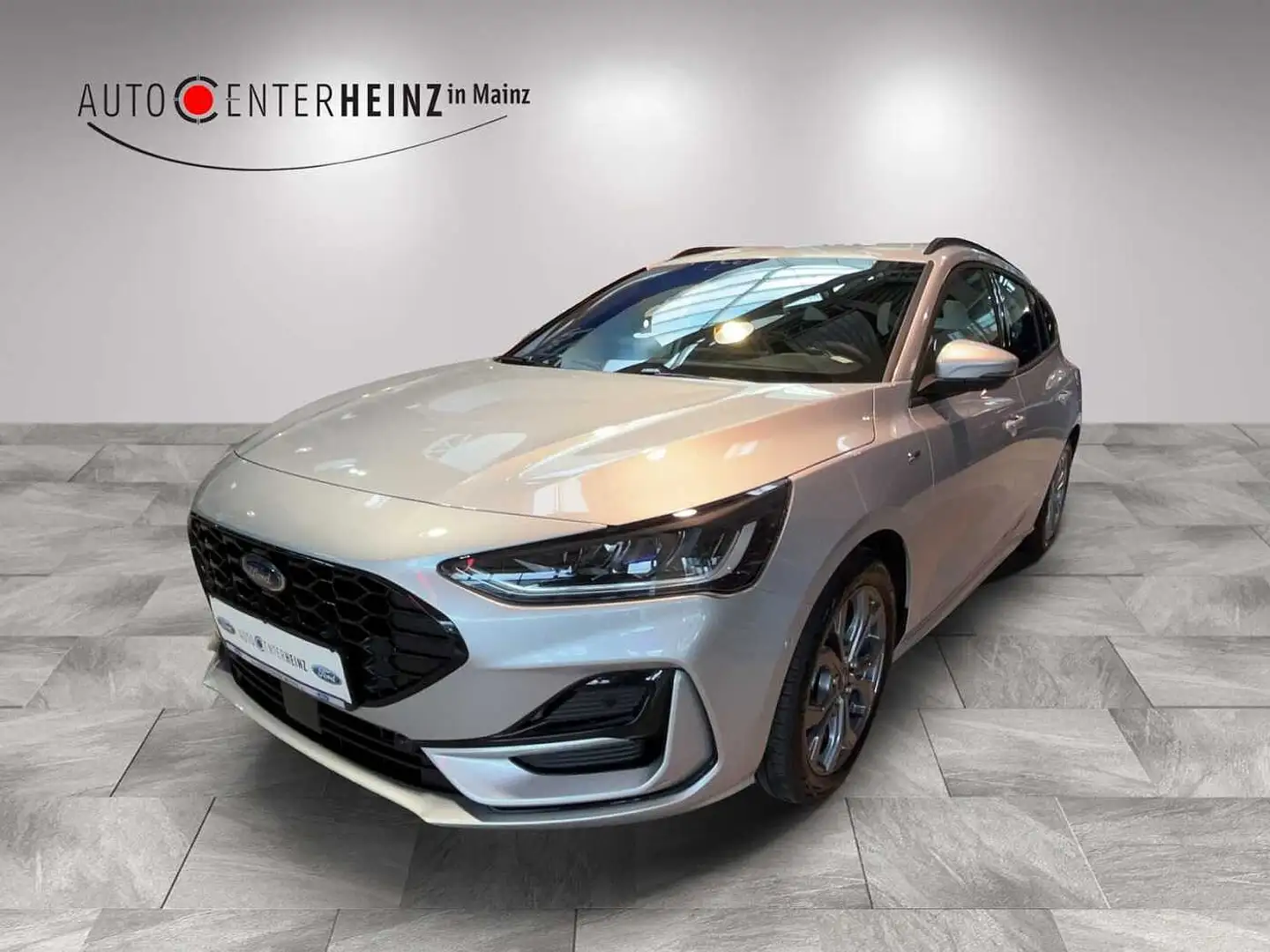 Ford Focus Turnier 1.0 EcoBoost Hybrid ST-LINE X Серебристый - 1